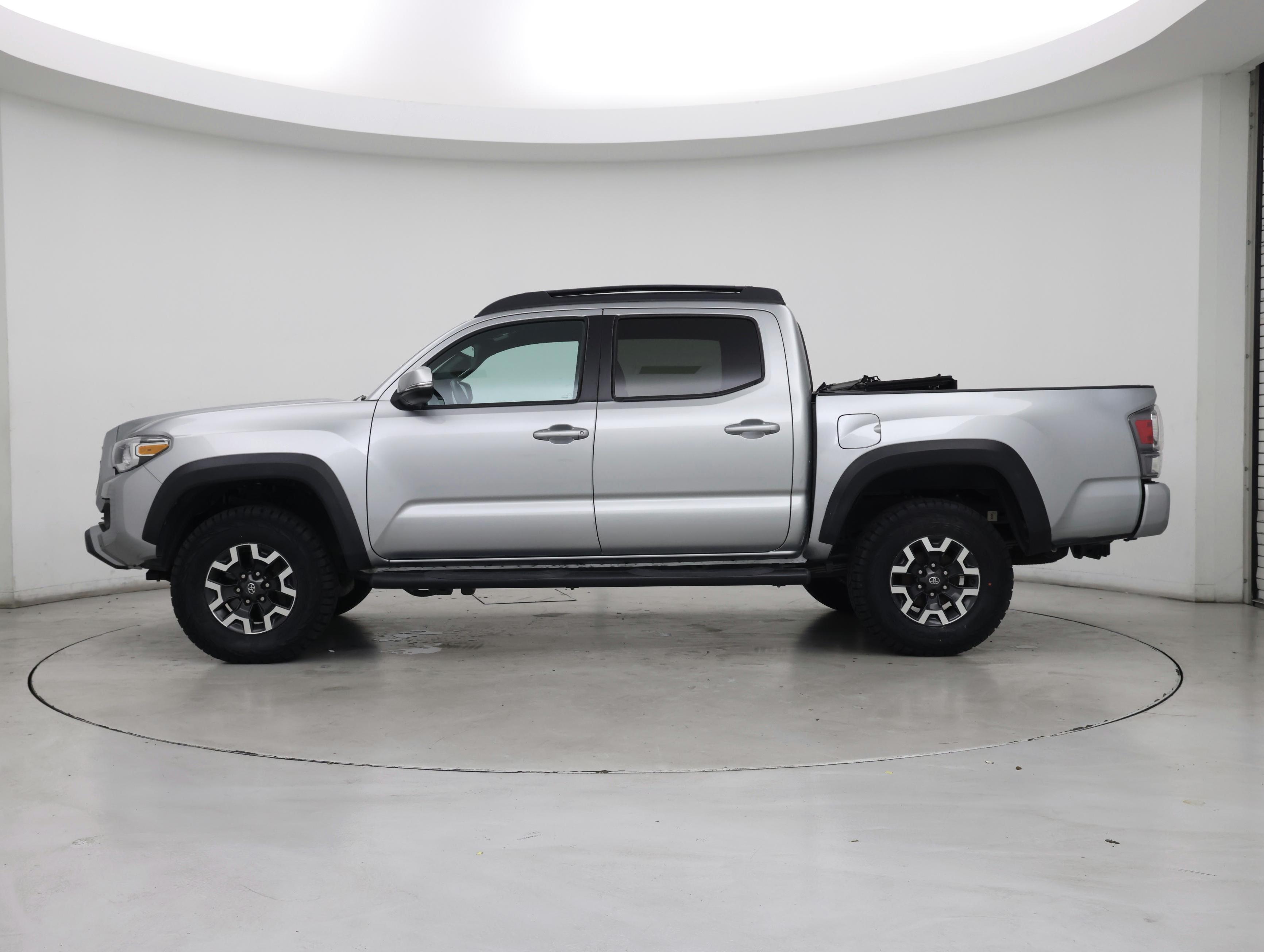 Thumbnail: 2022 Toyota Tacoma - 3