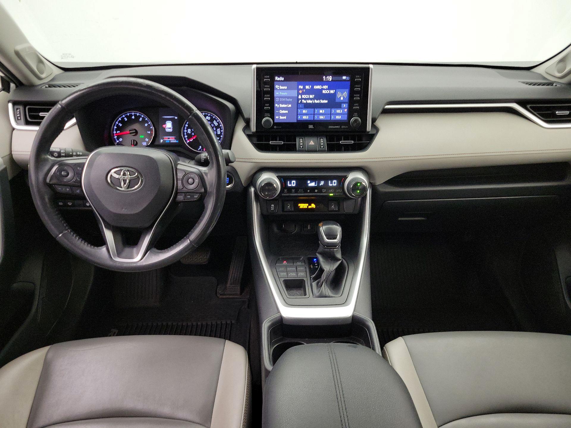 Thumbnail: 2019 Toyota RAV4 - 9