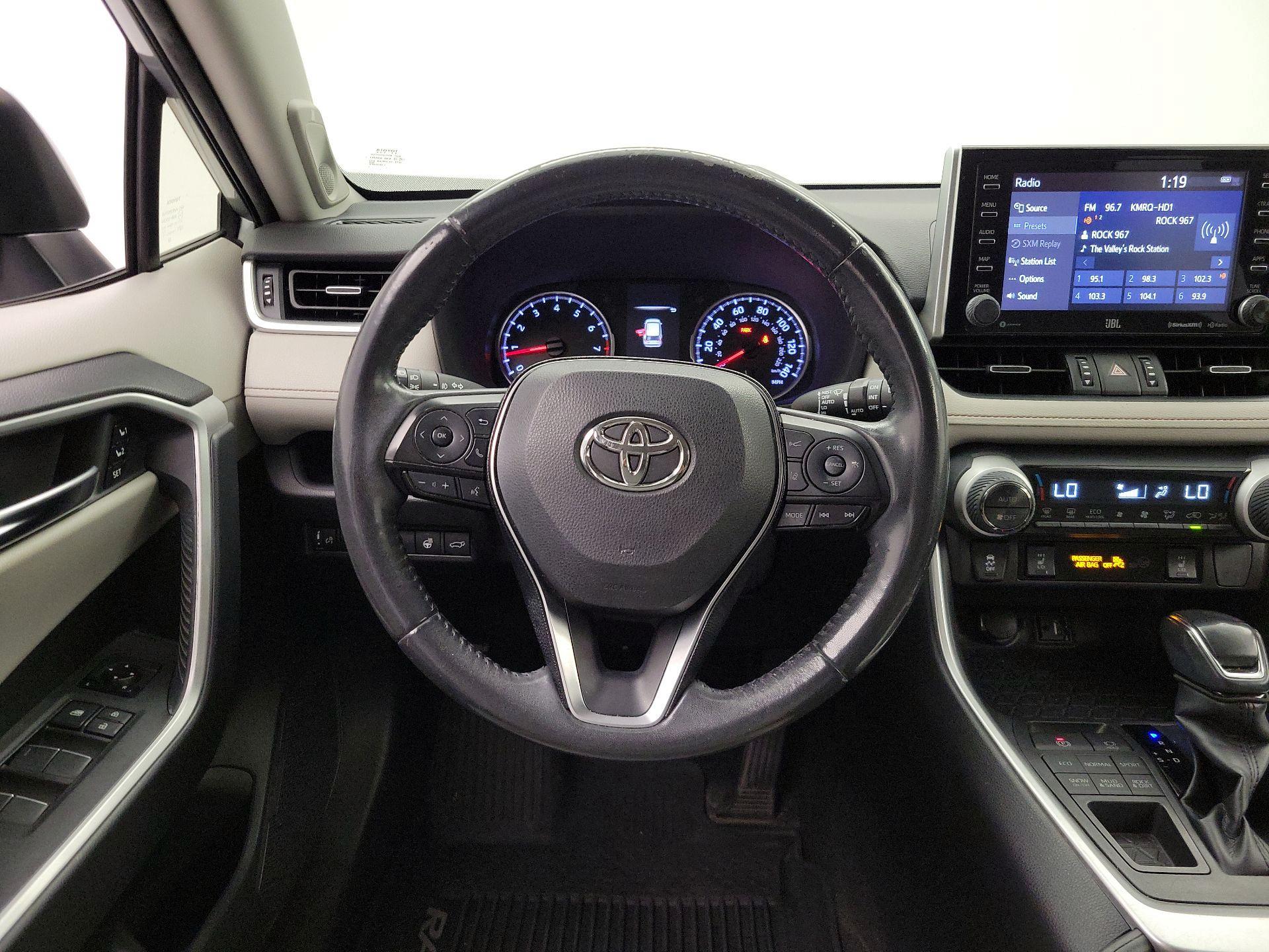 Thumbnail: 2019 Toyota RAV4 - 10