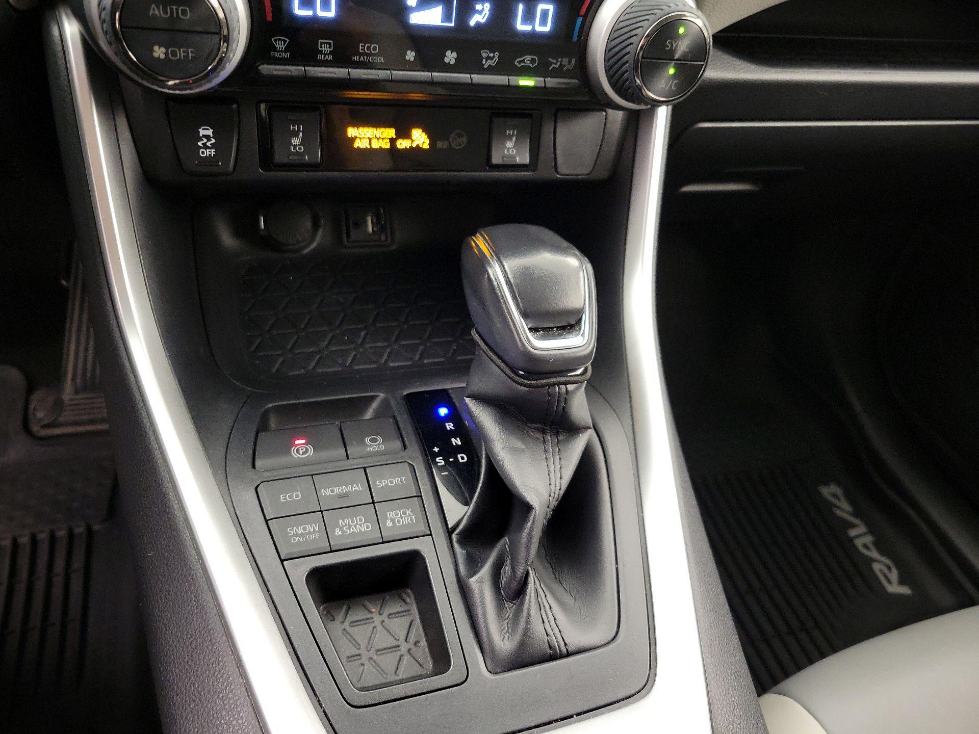 Thumbnail: 2019 Toyota RAV4 - 17