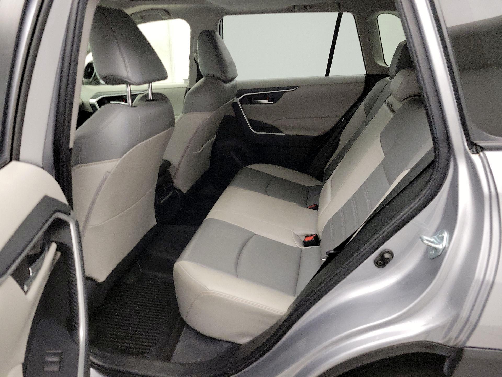 Thumbnail: 2019 Toyota RAV4 - 20