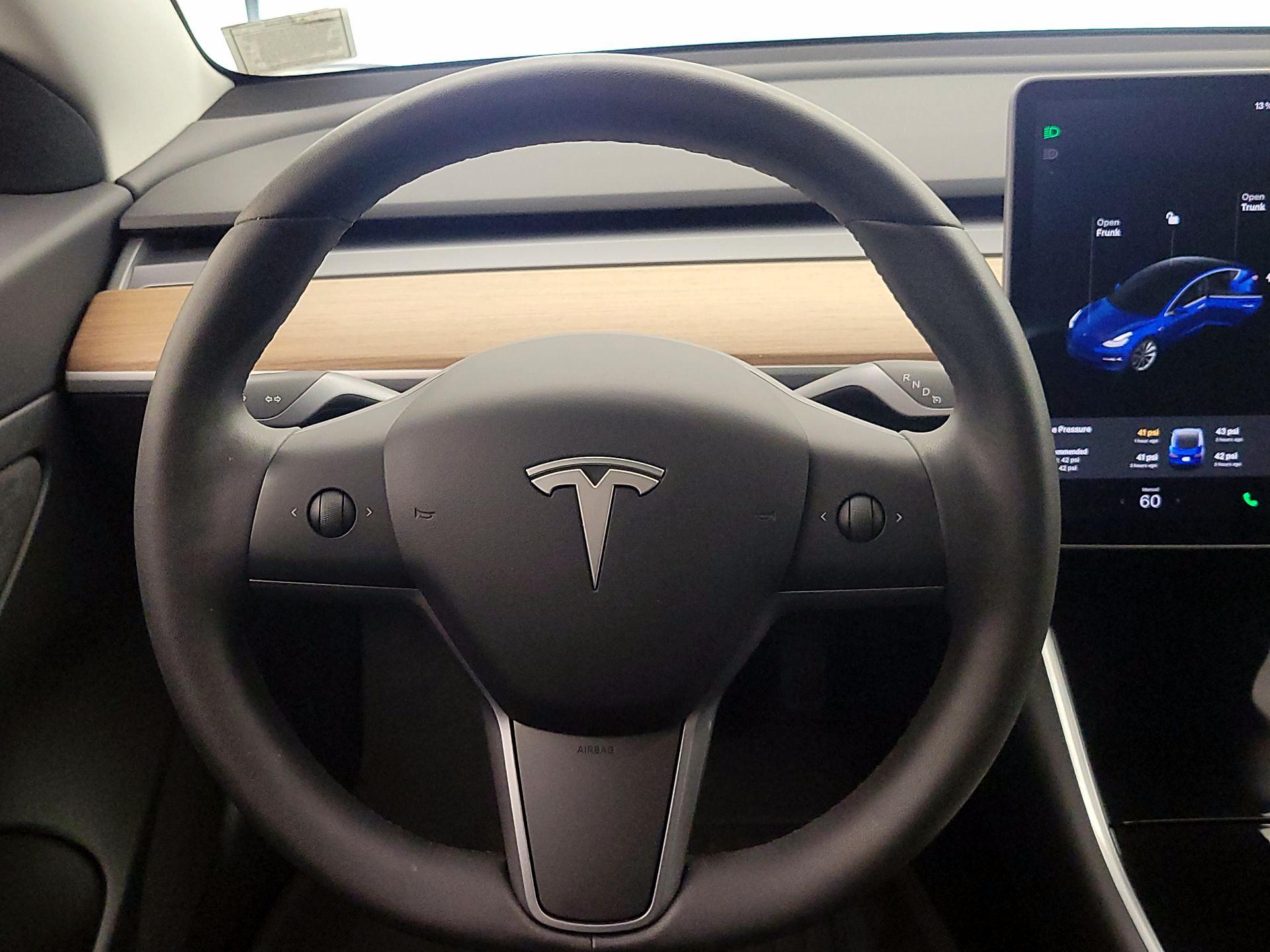 Thumbnail: 2020 Tesla Model 3 - 10