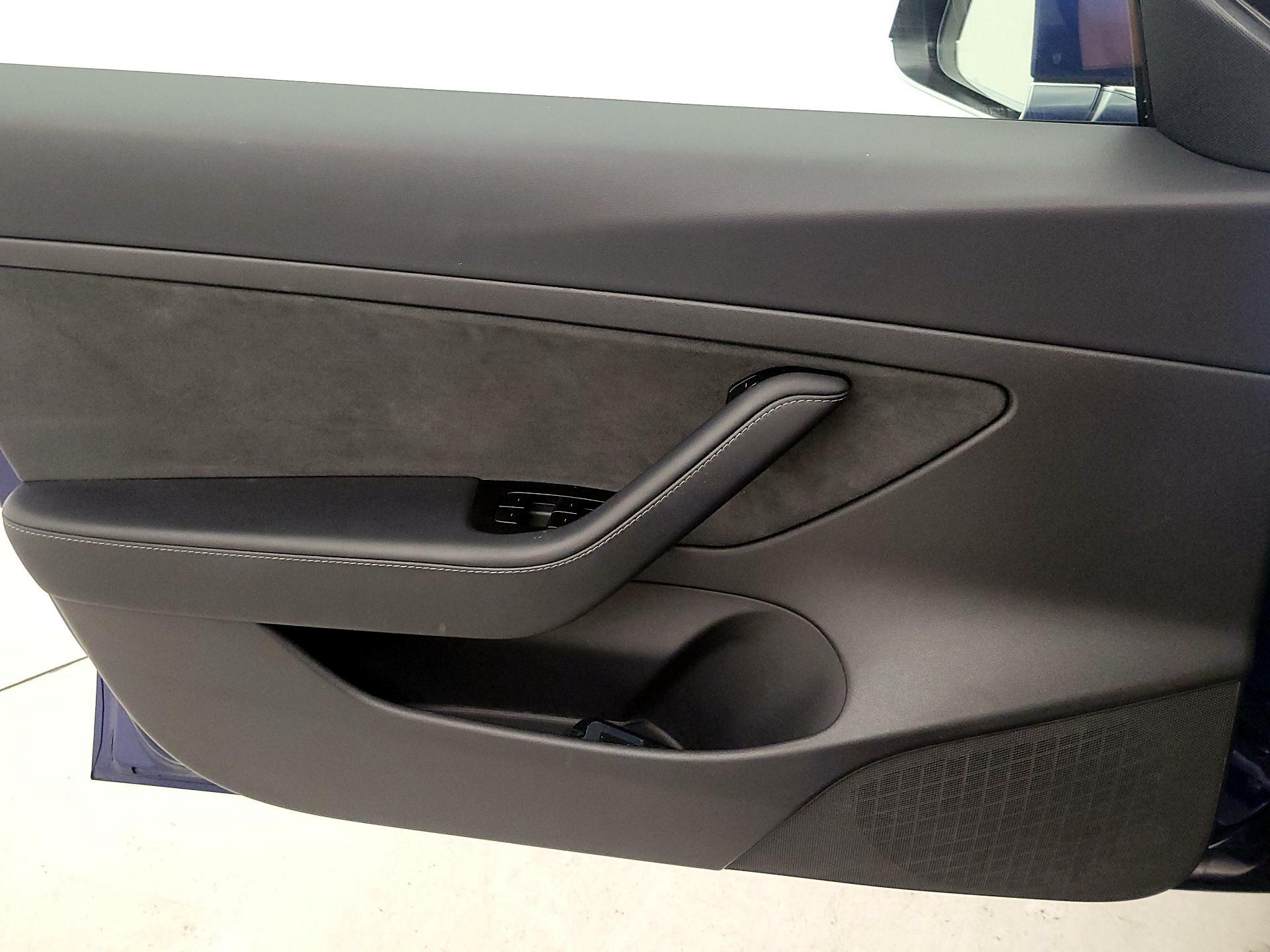 Thumbnail: 2020 Tesla Model 3 - 12