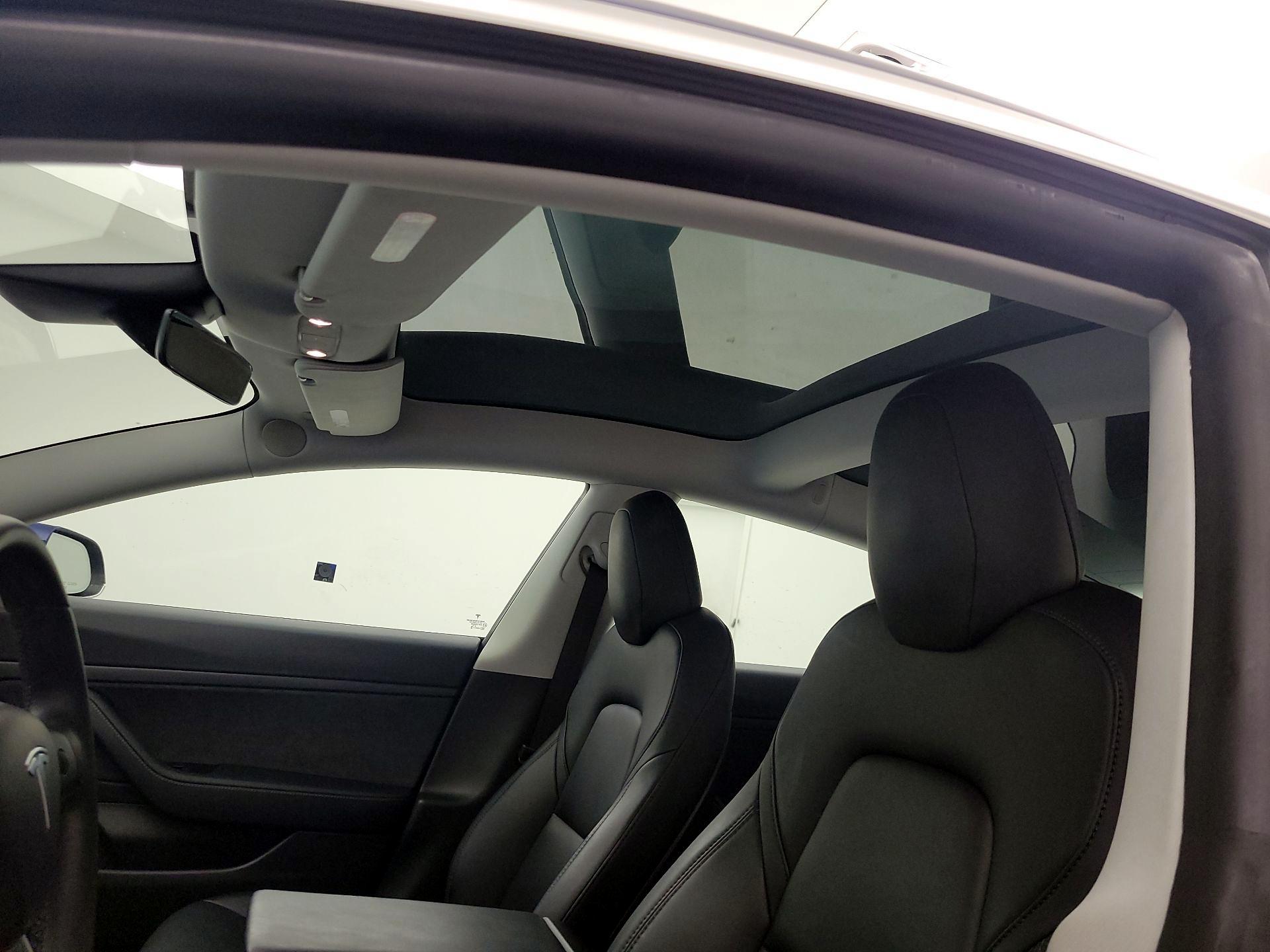 Thumbnail: 2020 Tesla Model 3 - 18