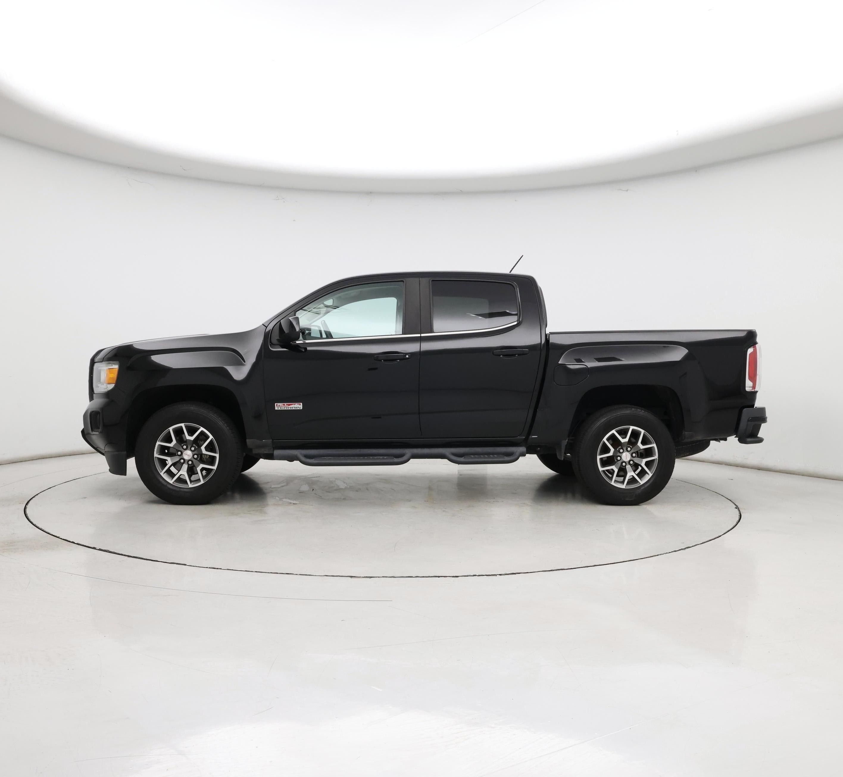 Thumbnail: 2018 GMC Canyon - 3