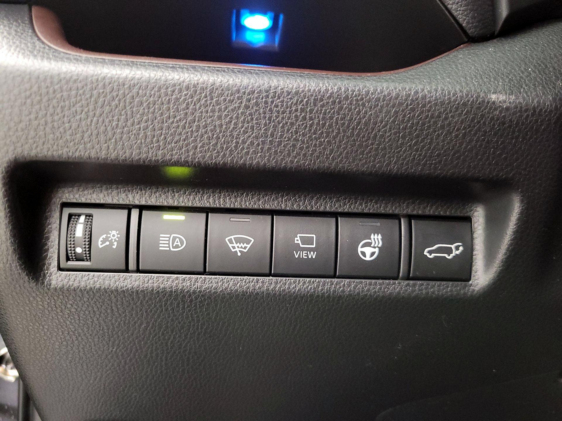 Thumbnail: 2022 Toyota RAV4 - 13