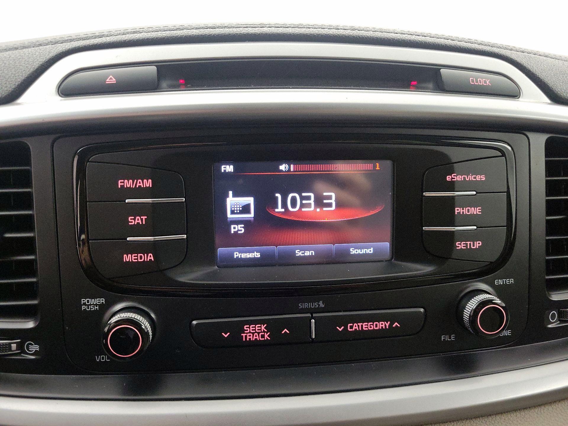 Thumbnail: 2016 Kia Sorento - 15