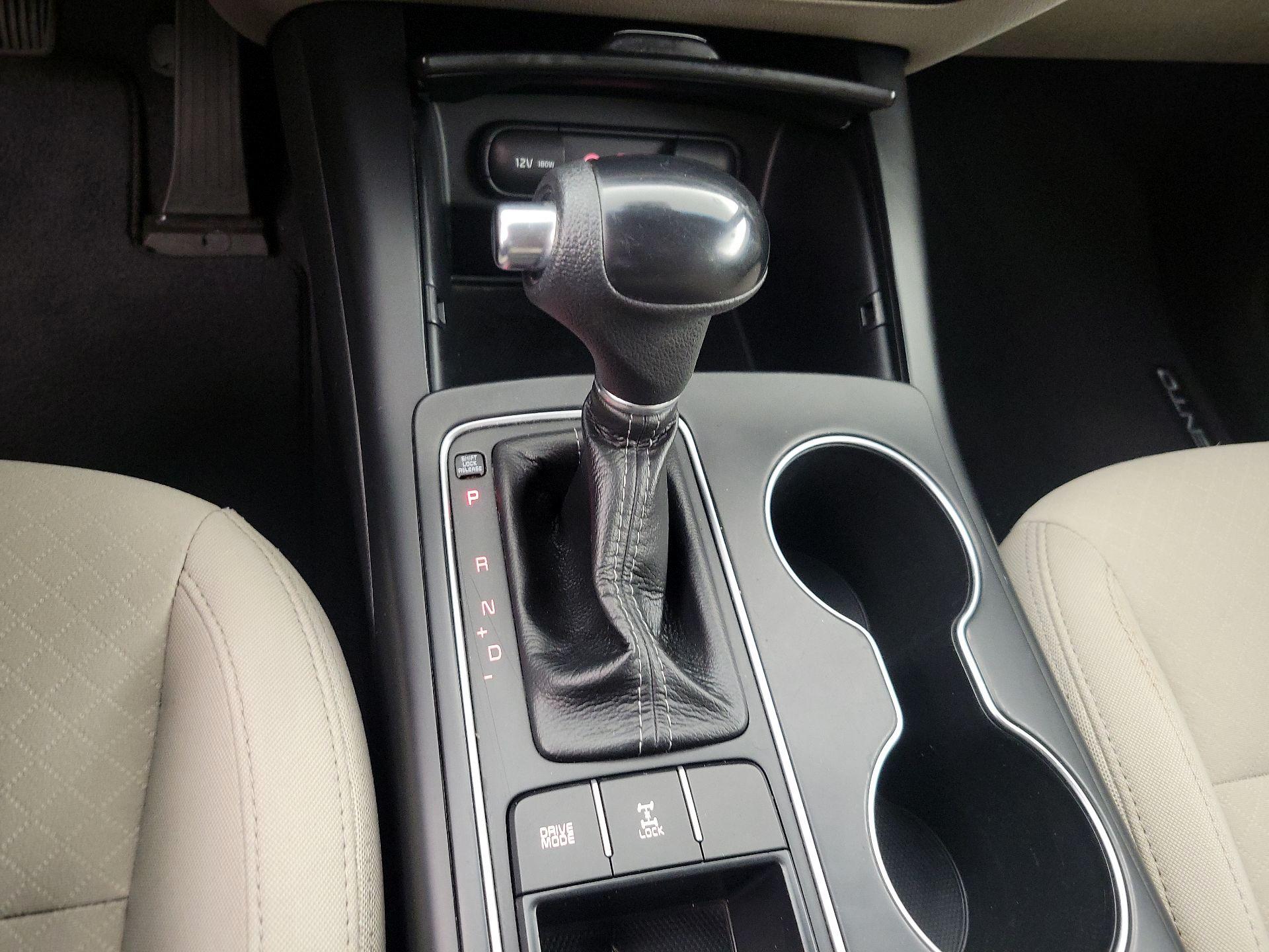 Thumbnail: 2016 Kia Sorento - 17