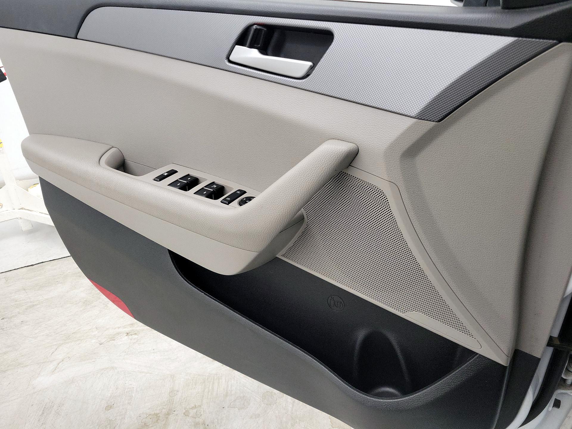 Thumbnail: 2019 Hyundai Sonata - 12