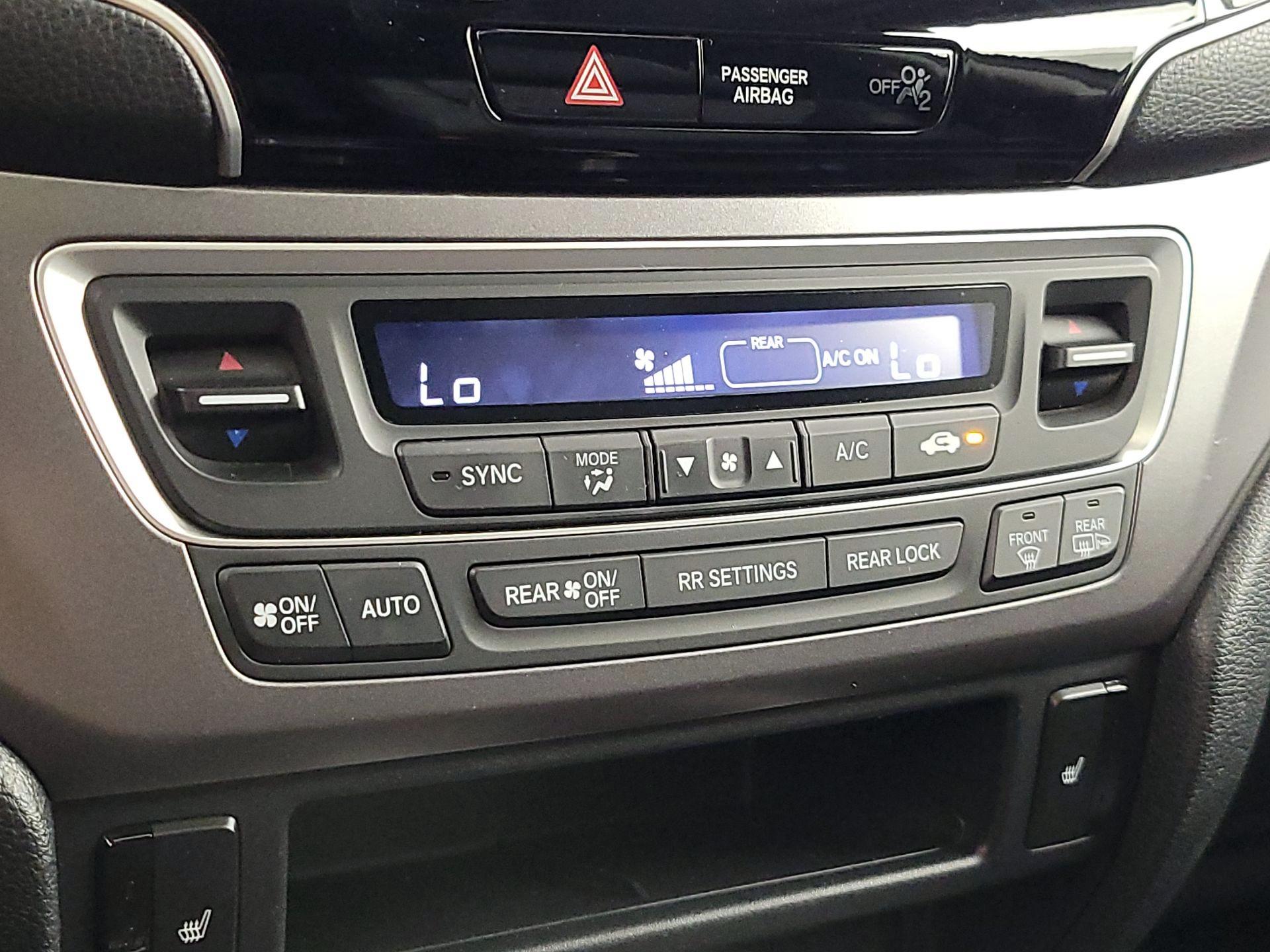 Thumbnail: 2020 Honda Pilot - 16