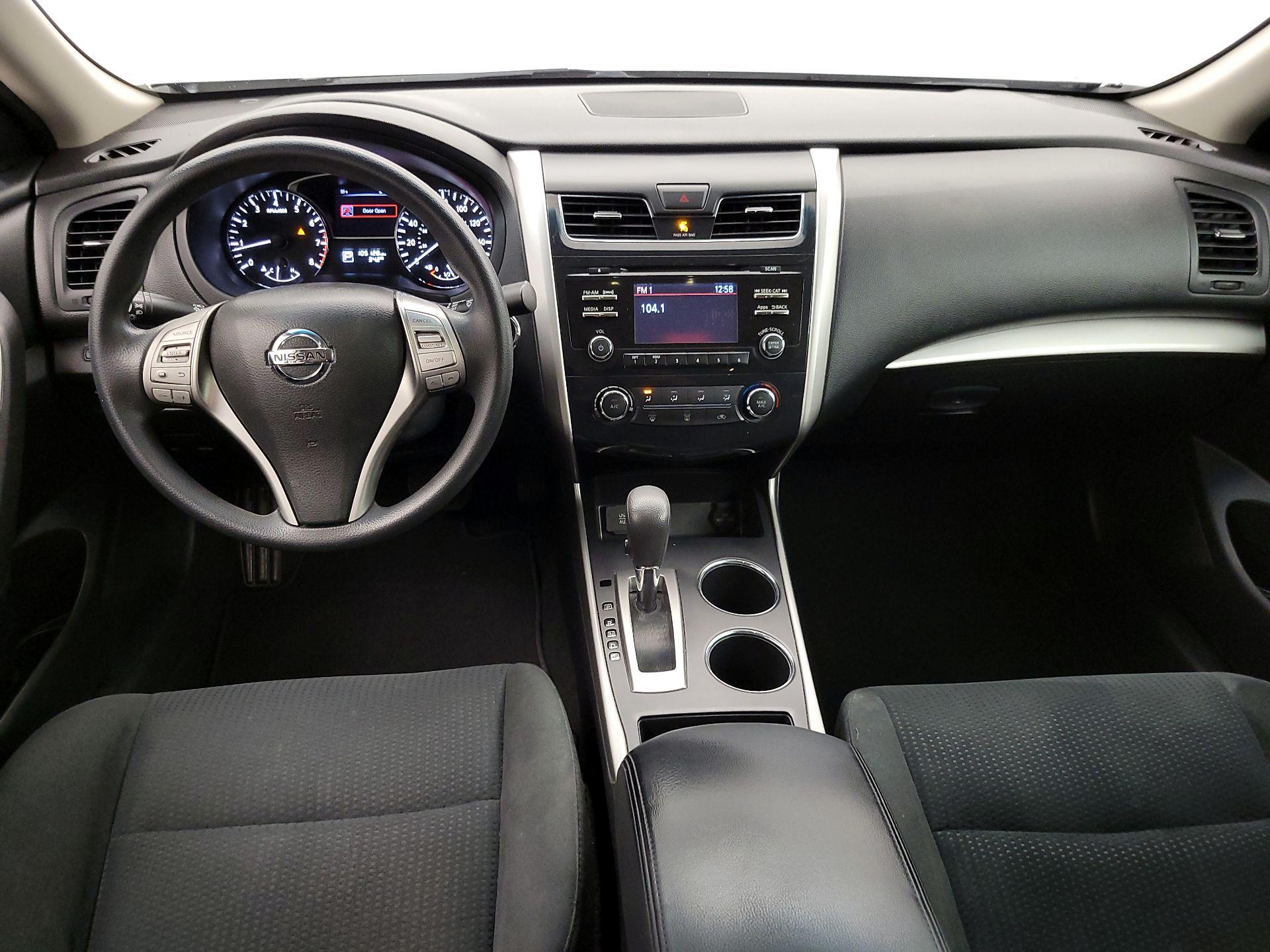 Thumbnail: 2015 Nissan Altima - 9