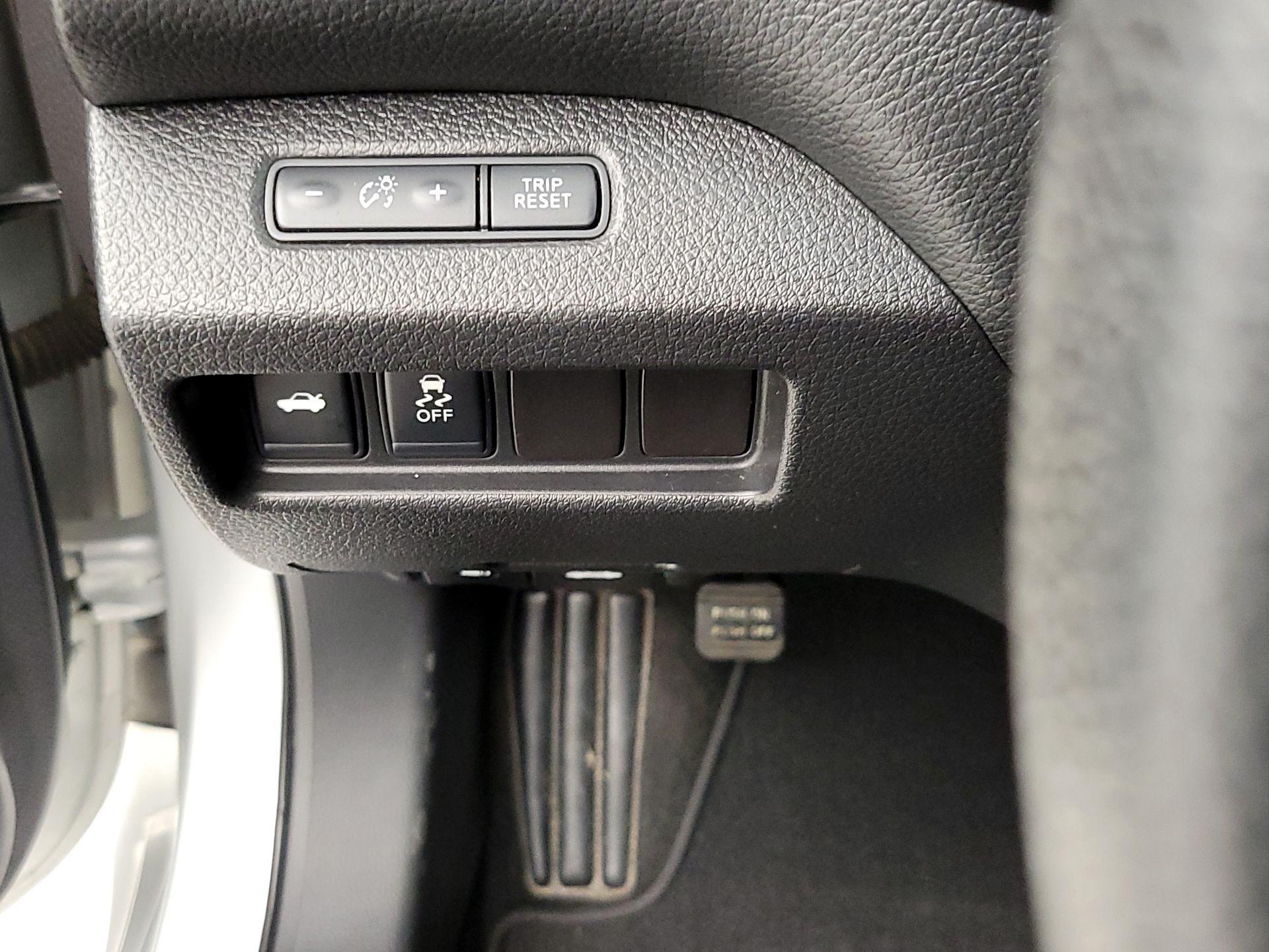 Thumbnail: 2015 Nissan Altima - 13