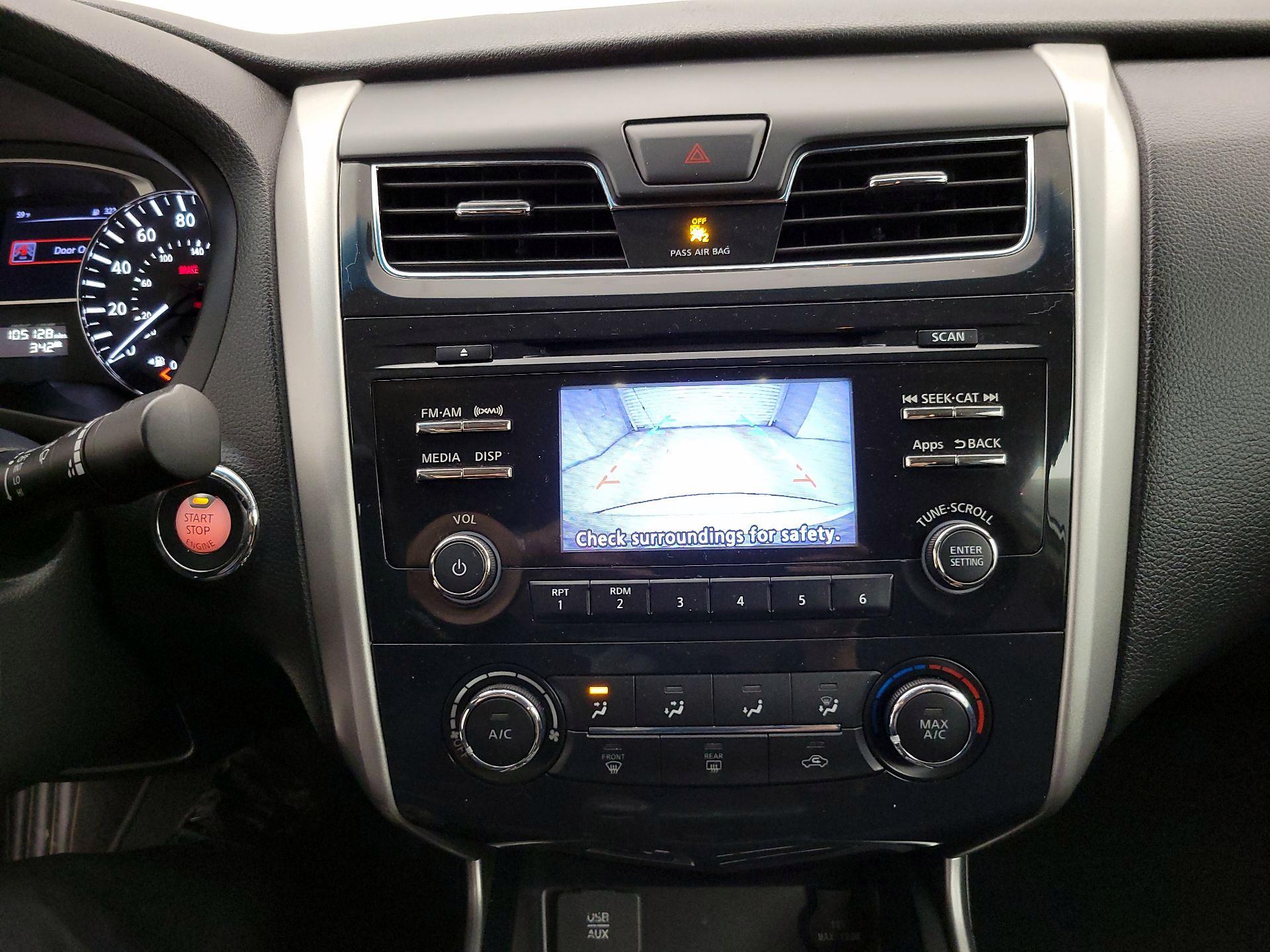 Thumbnail: 2015 Nissan Altima - 14