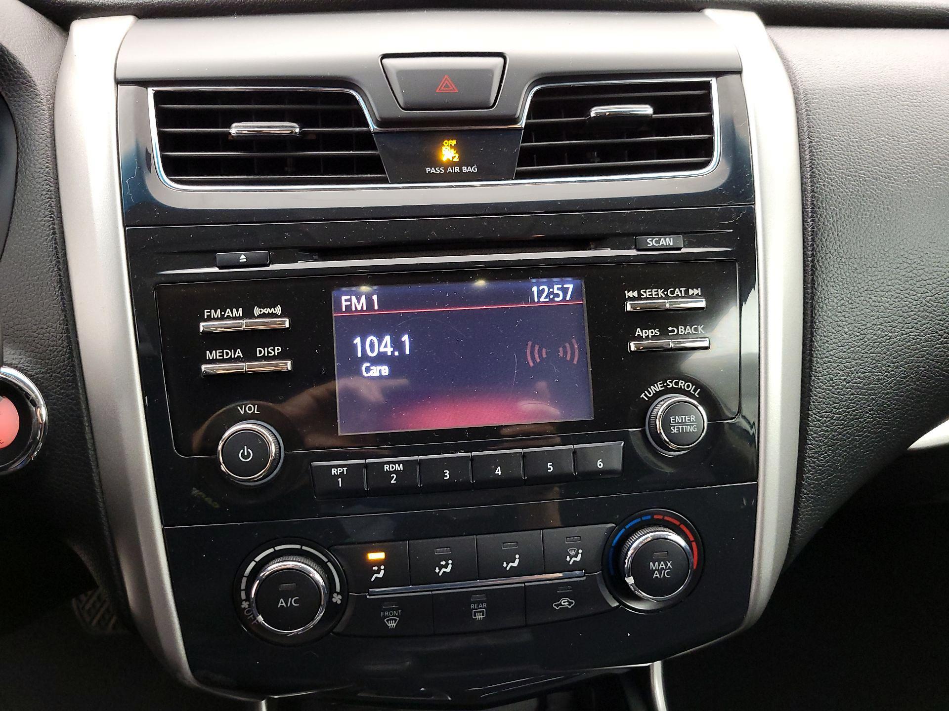 Thumbnail: 2015 Nissan Altima - 15