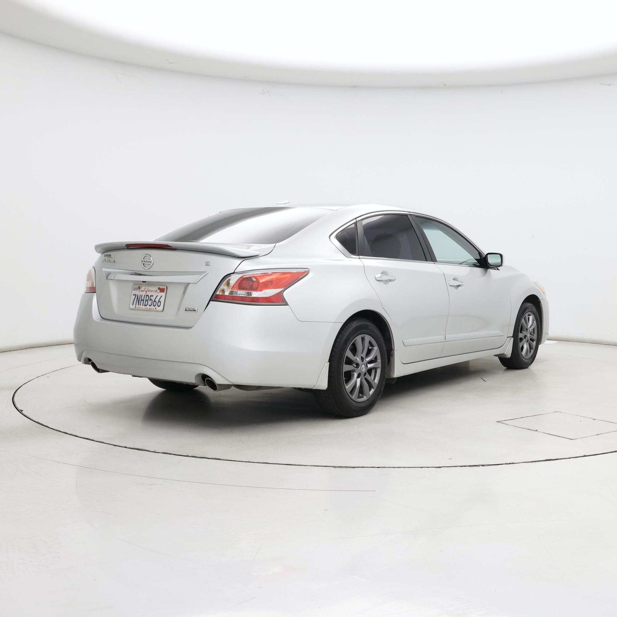 Thumbnail: 2015 Nissan Altima - 8