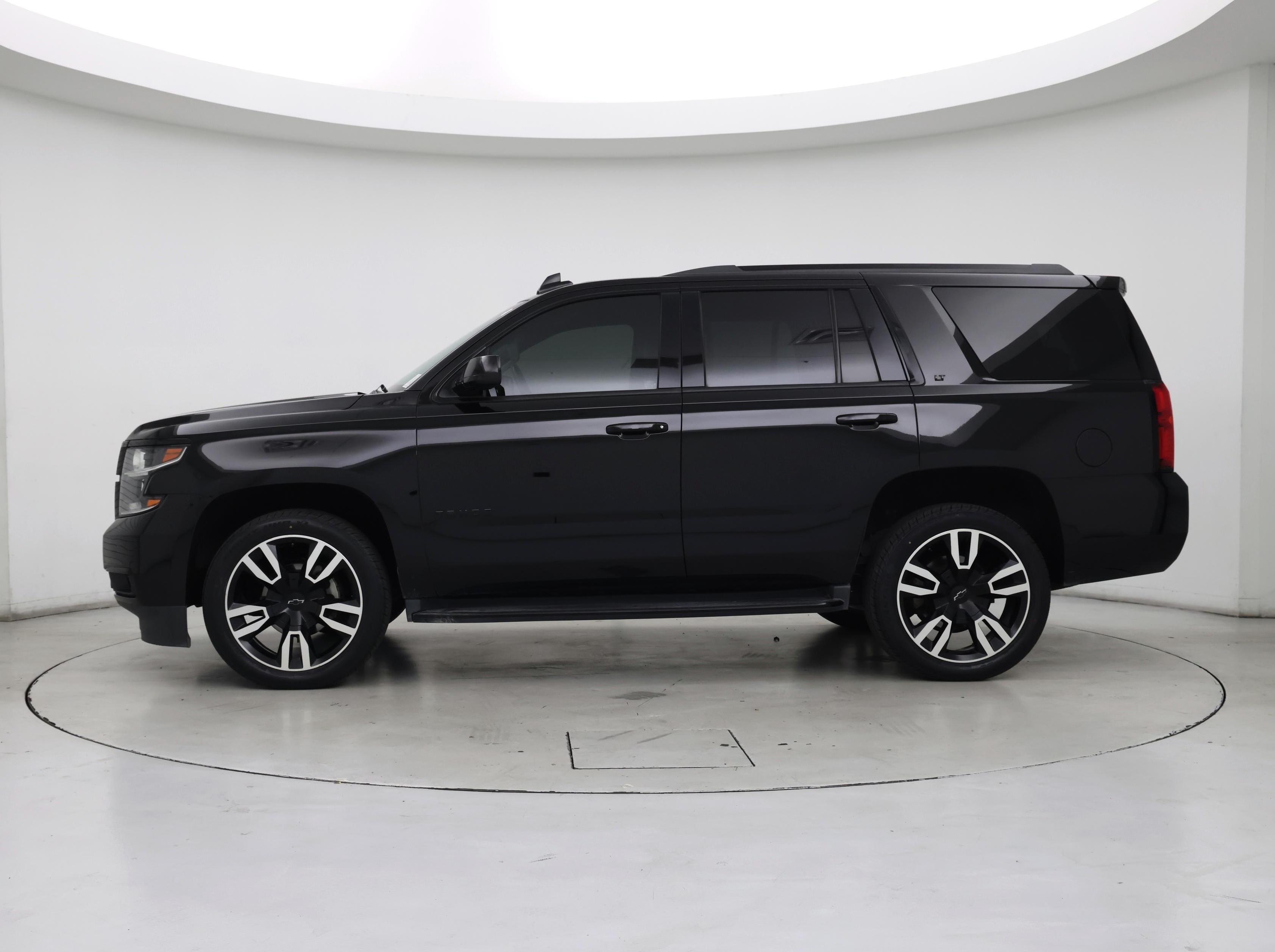 Thumbnail: 2018 Chevrolet Tahoe - 3