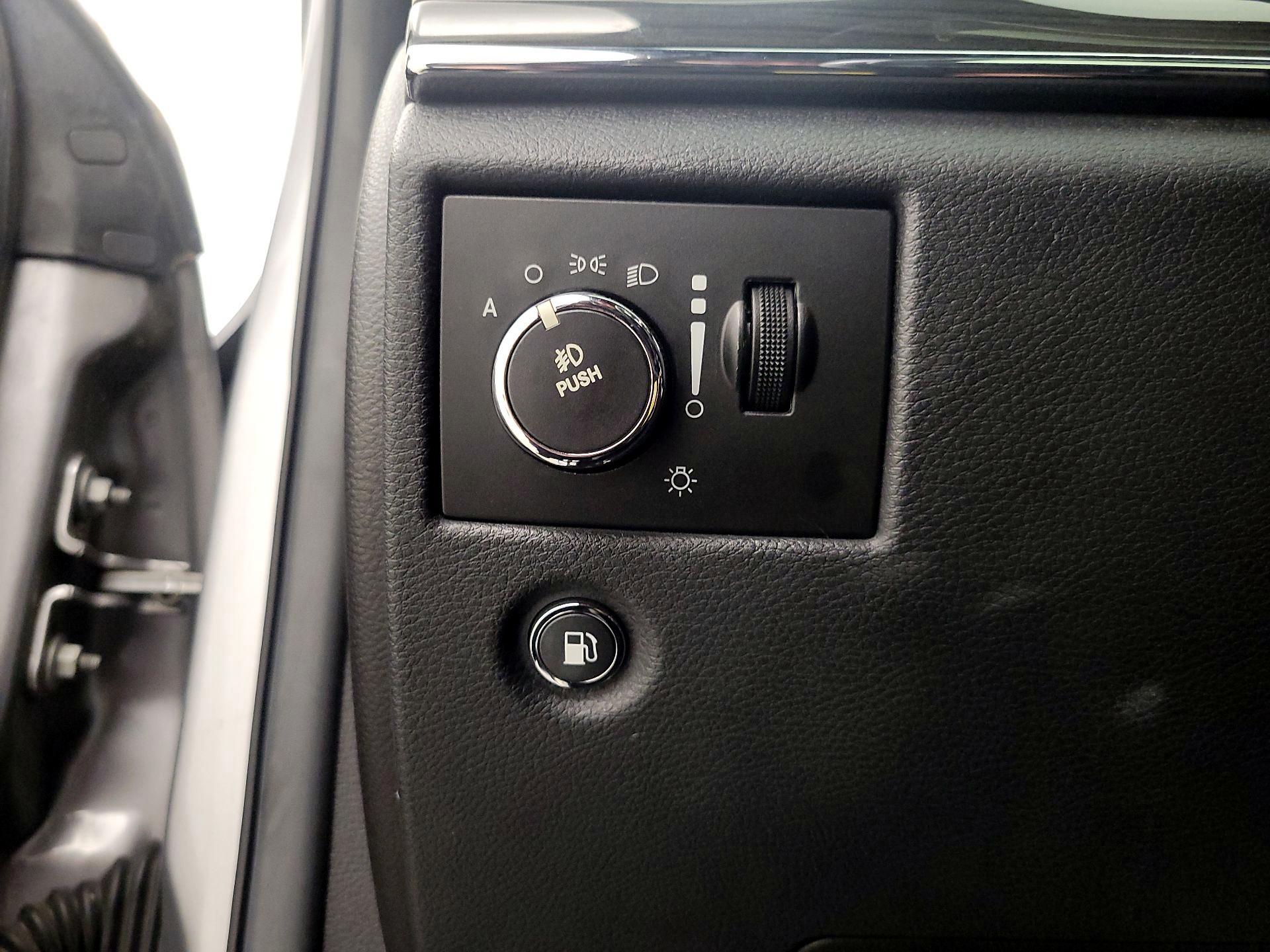 Thumbnail: 2014 Jeep Grand Cherokee - 13