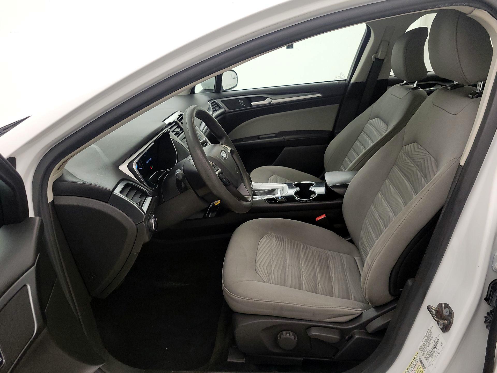 Thumbnail: 2016 Ford Fusion - 11