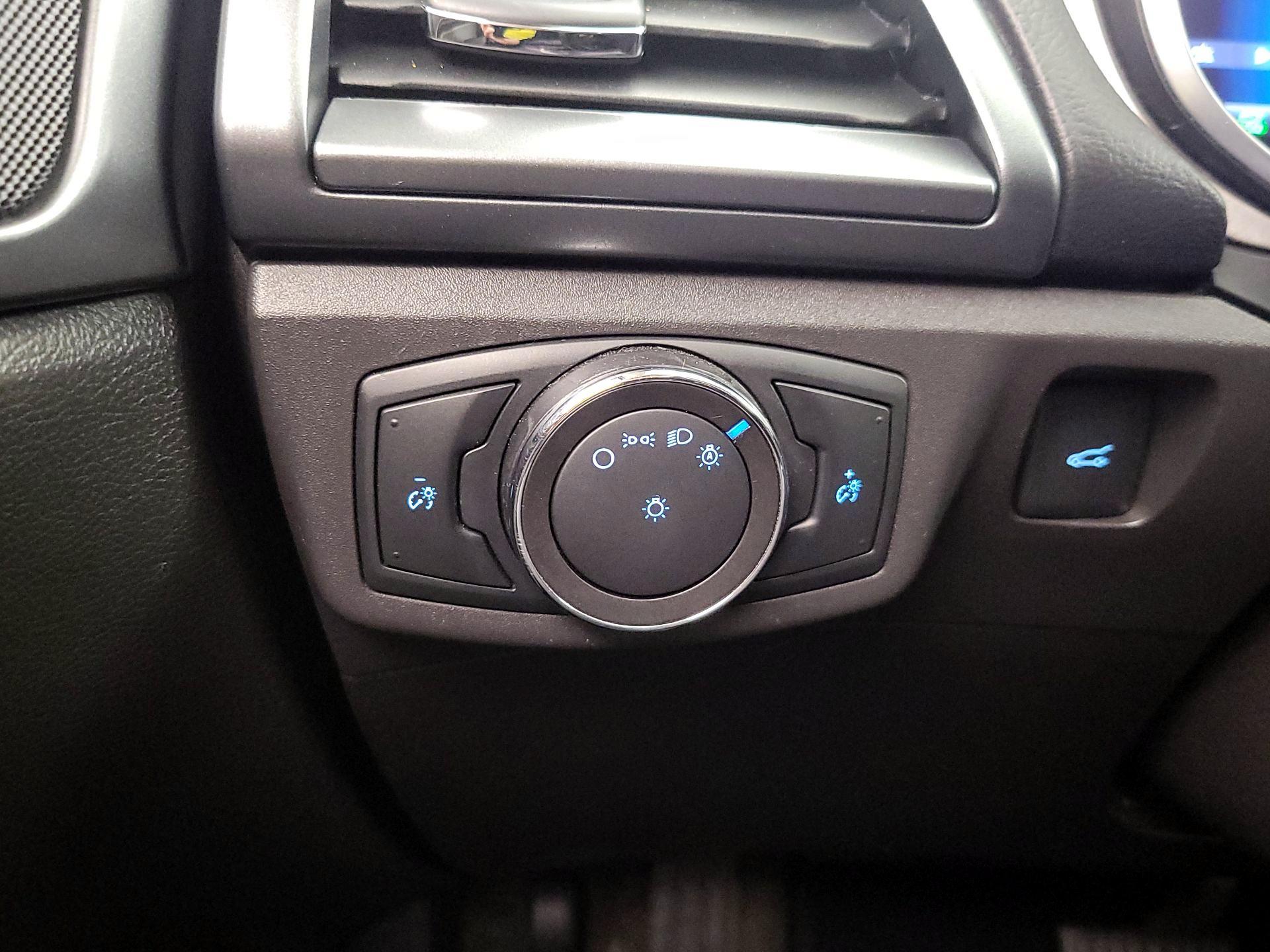 Thumbnail: 2016 Ford Fusion - 13