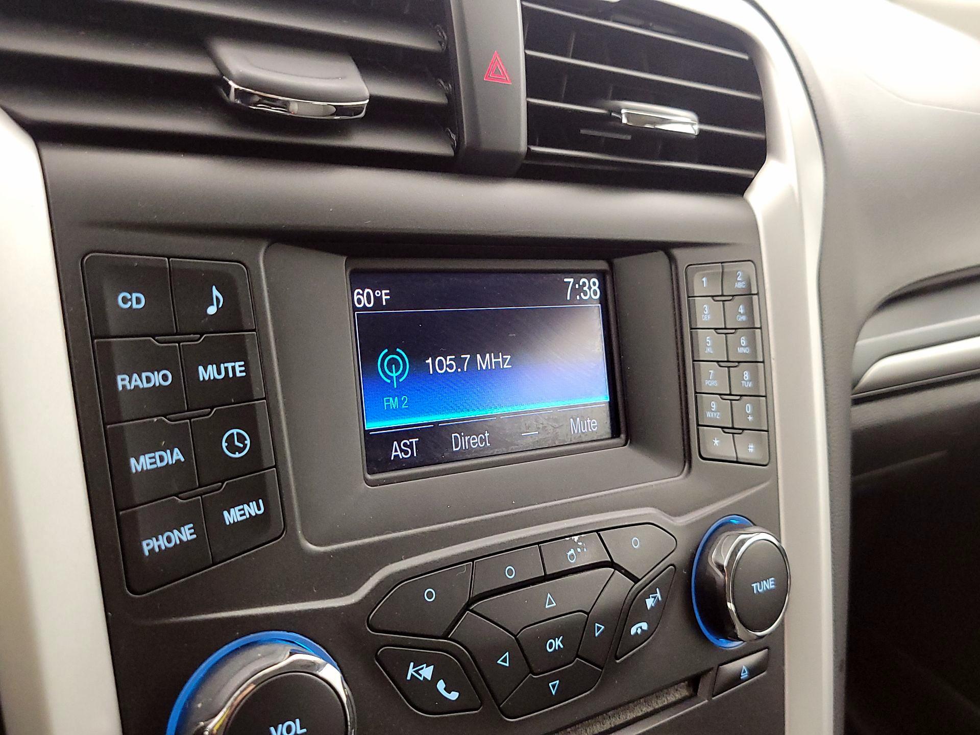 Thumbnail: 2016 Ford Fusion - 15