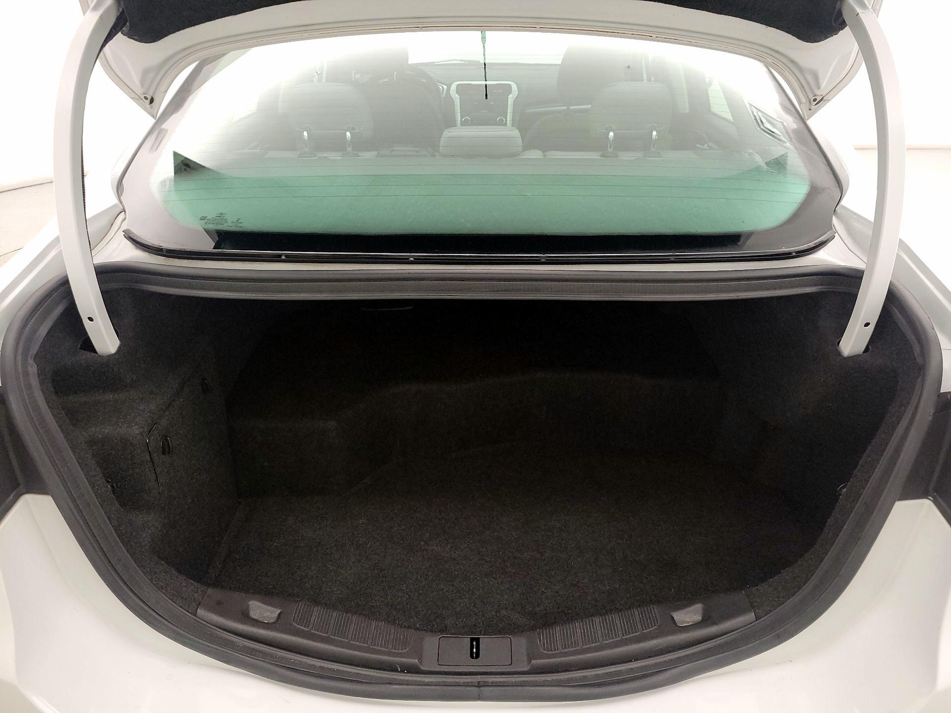 Thumbnail: 2016 Ford Fusion - 19