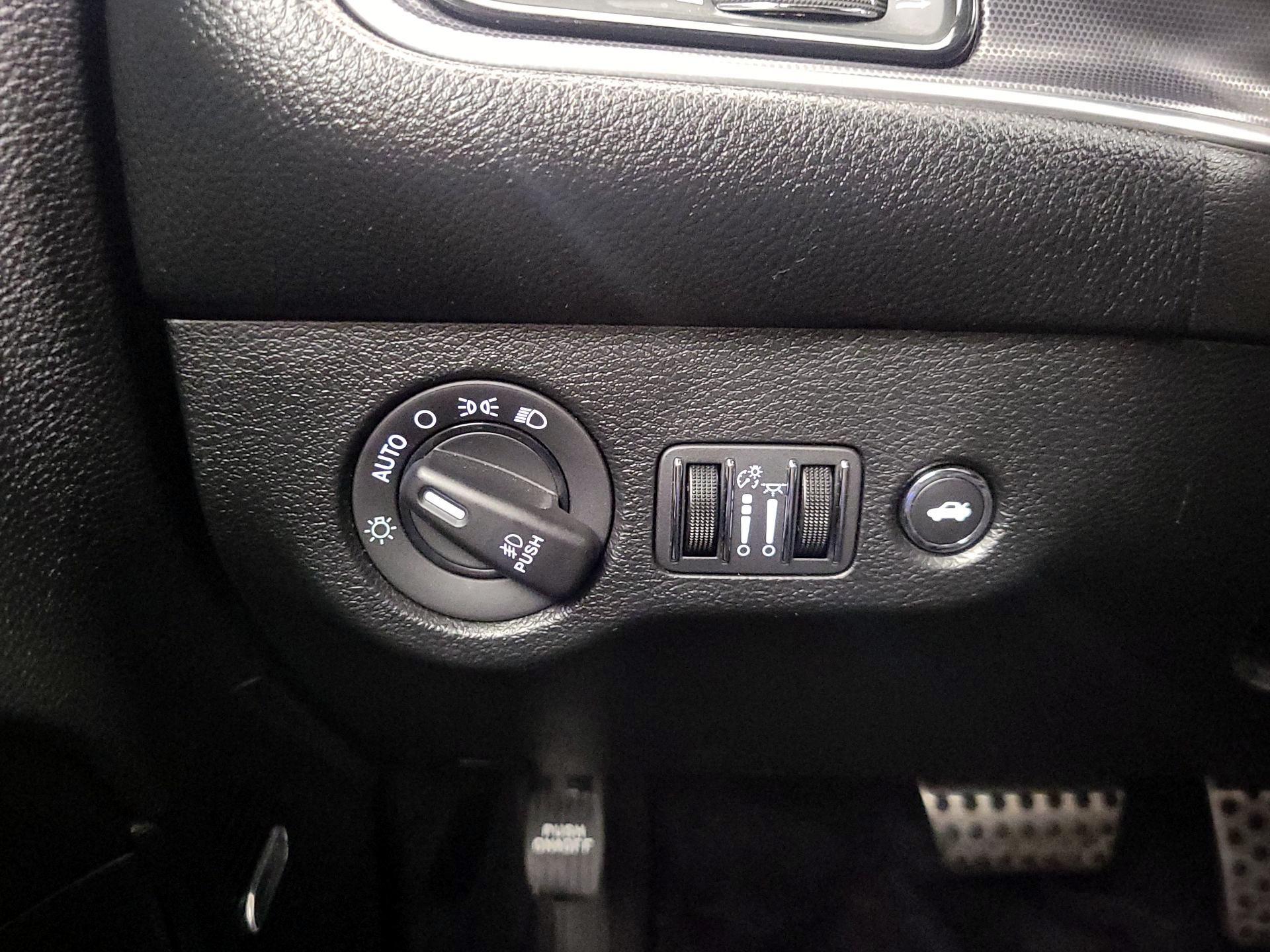 Thumbnail: 2018 Dodge Challenger - 13