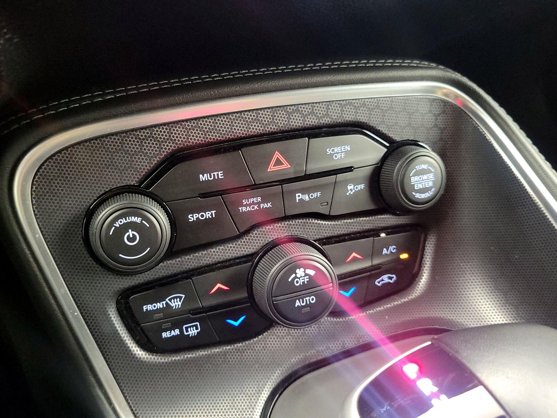 Thumbnail: 2018 Dodge Challenger - 16