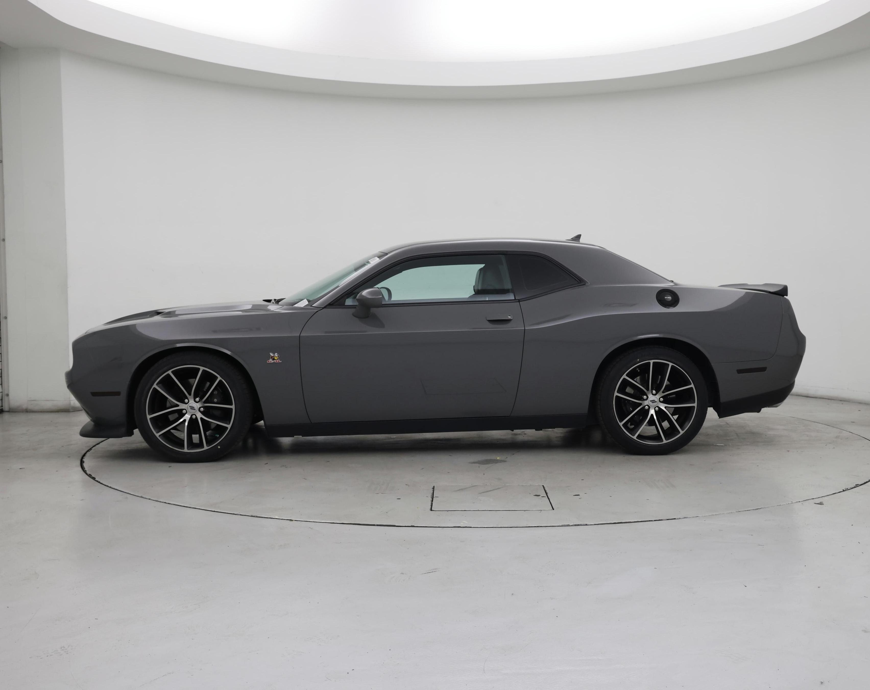 Thumbnail: 2018 Dodge Challenger - 3