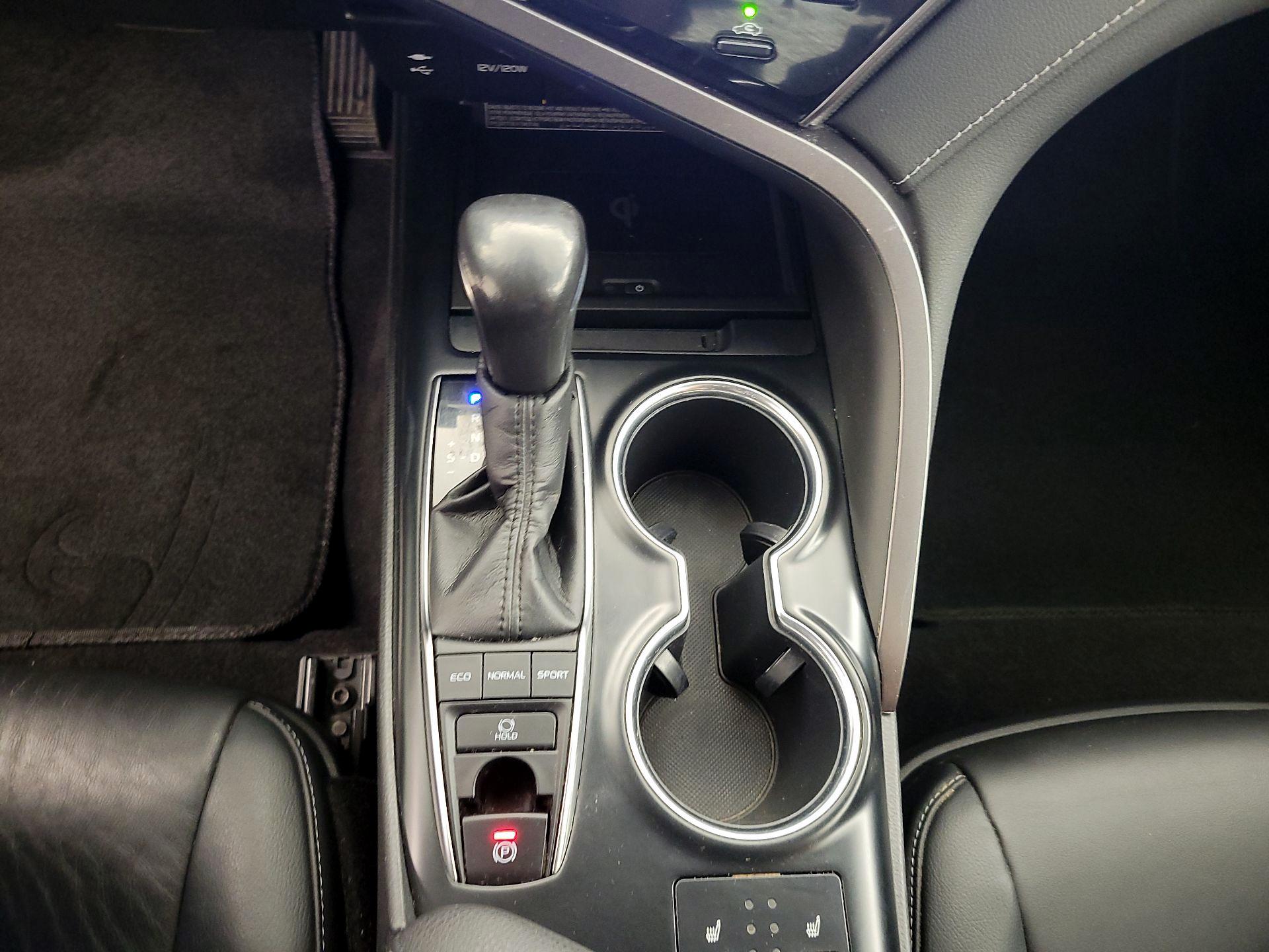 Thumbnail: 2019 Toyota Camry - 17