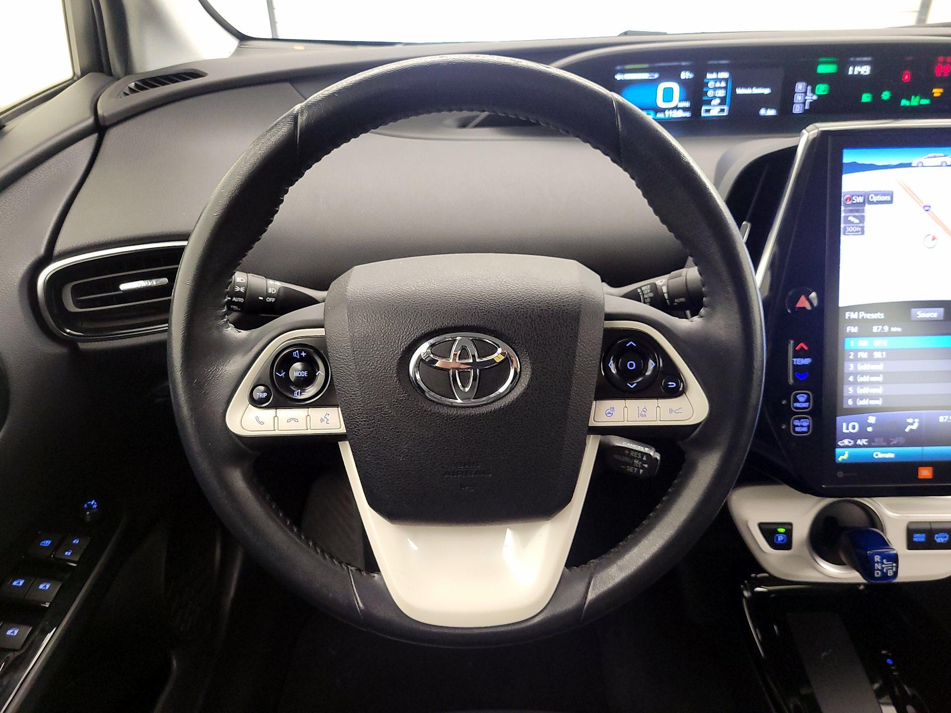 Thumbnail: 2017 Toyota Prius Prime - 10