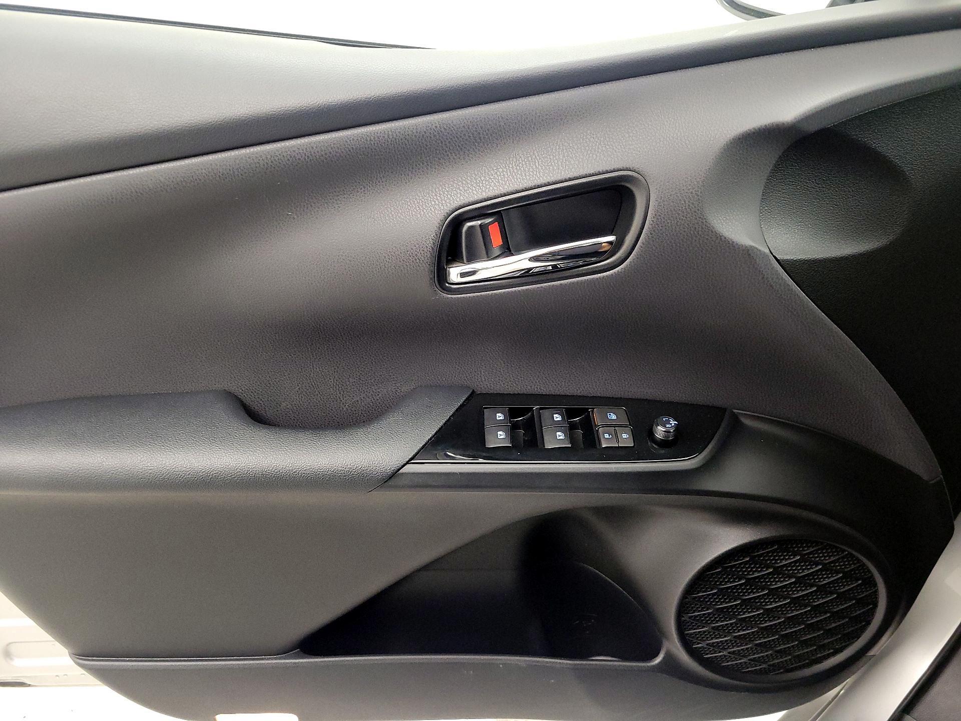 Thumbnail: 2017 Toyota Prius Prime - 12