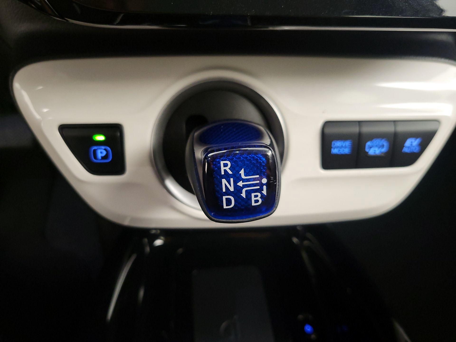 Thumbnail: 2017 Toyota Prius Prime - 18