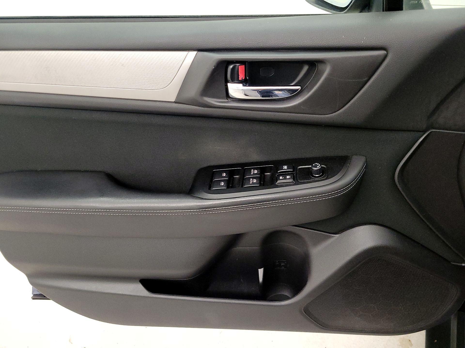 Thumbnail: 2015 Subaru Outback - 12