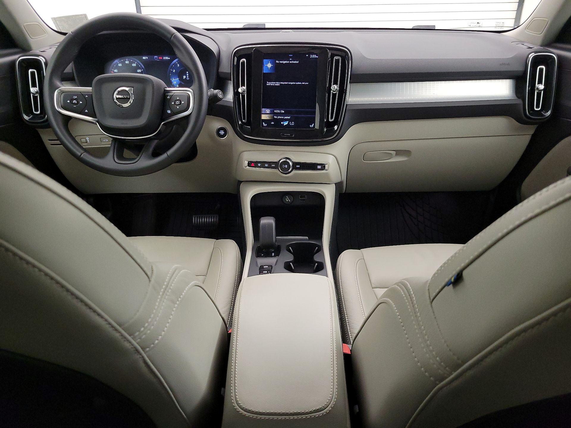 Thumbnail: 2022 Volvo XC40 - 9