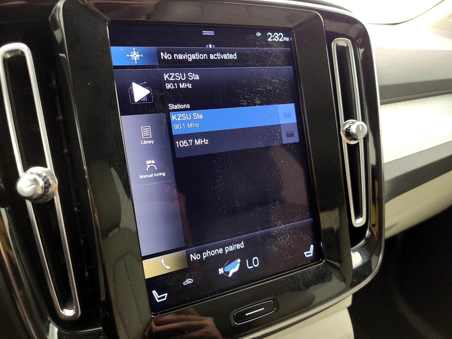 Thumbnail: 2022 Volvo XC40 - 15