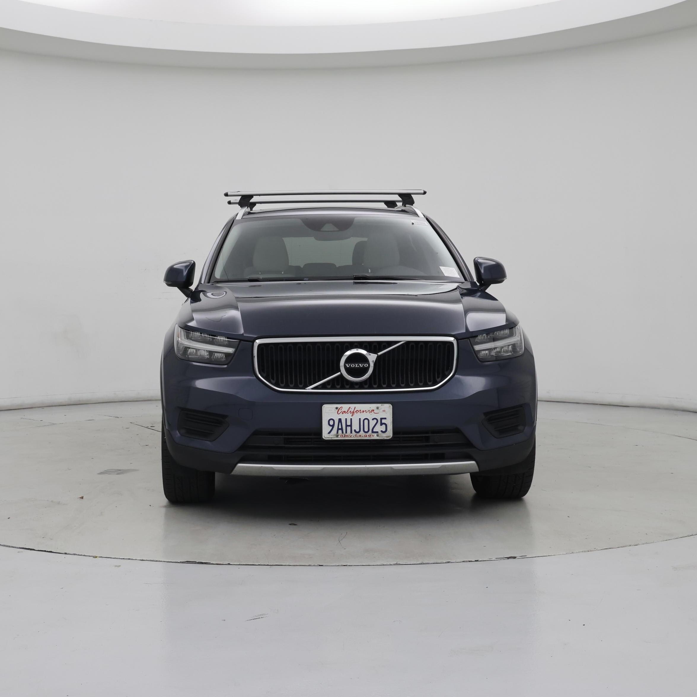 Thumbnail: 2022 Volvo XC40 - 5