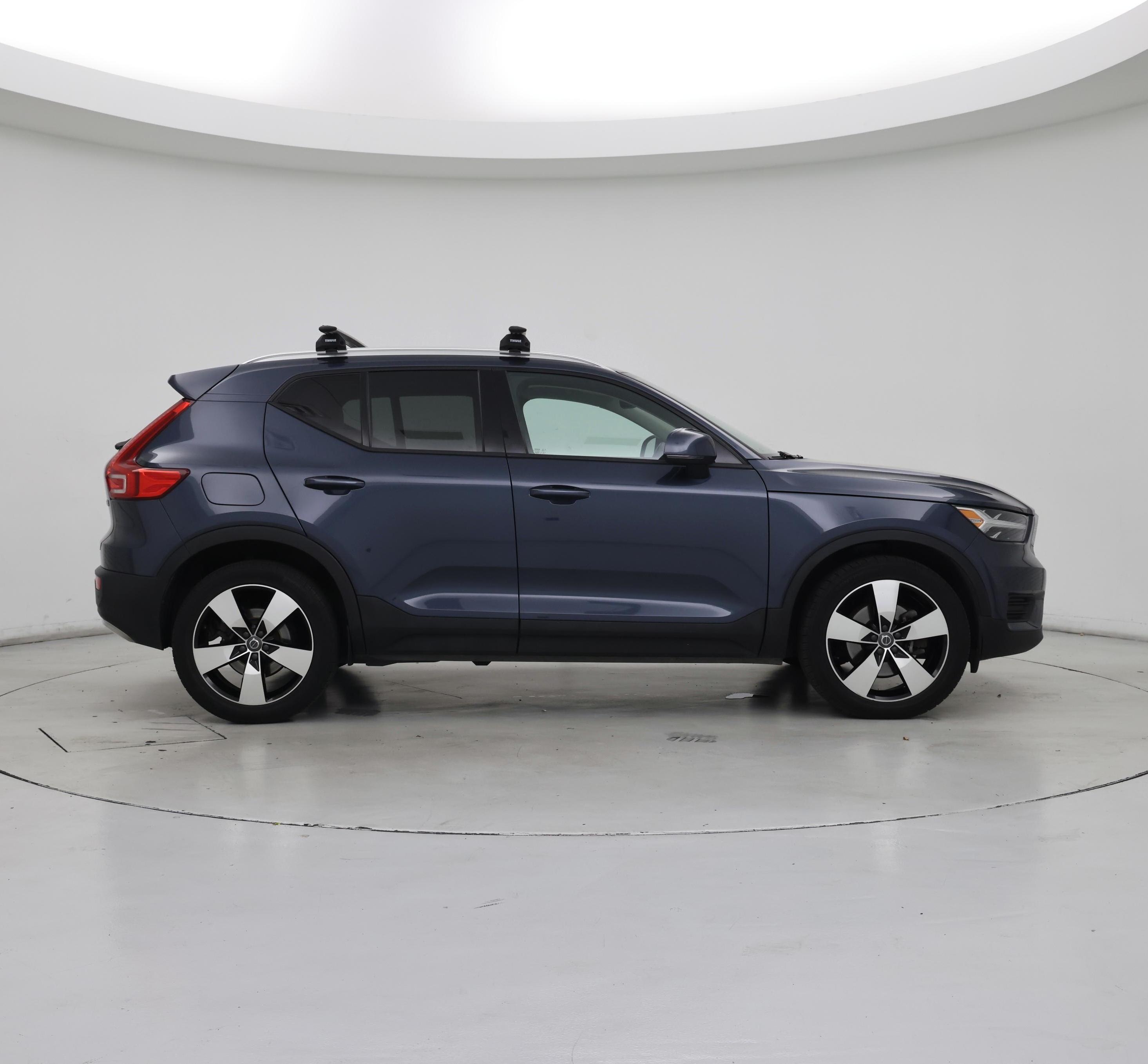 Thumbnail: 2022 Volvo XC40 - 7