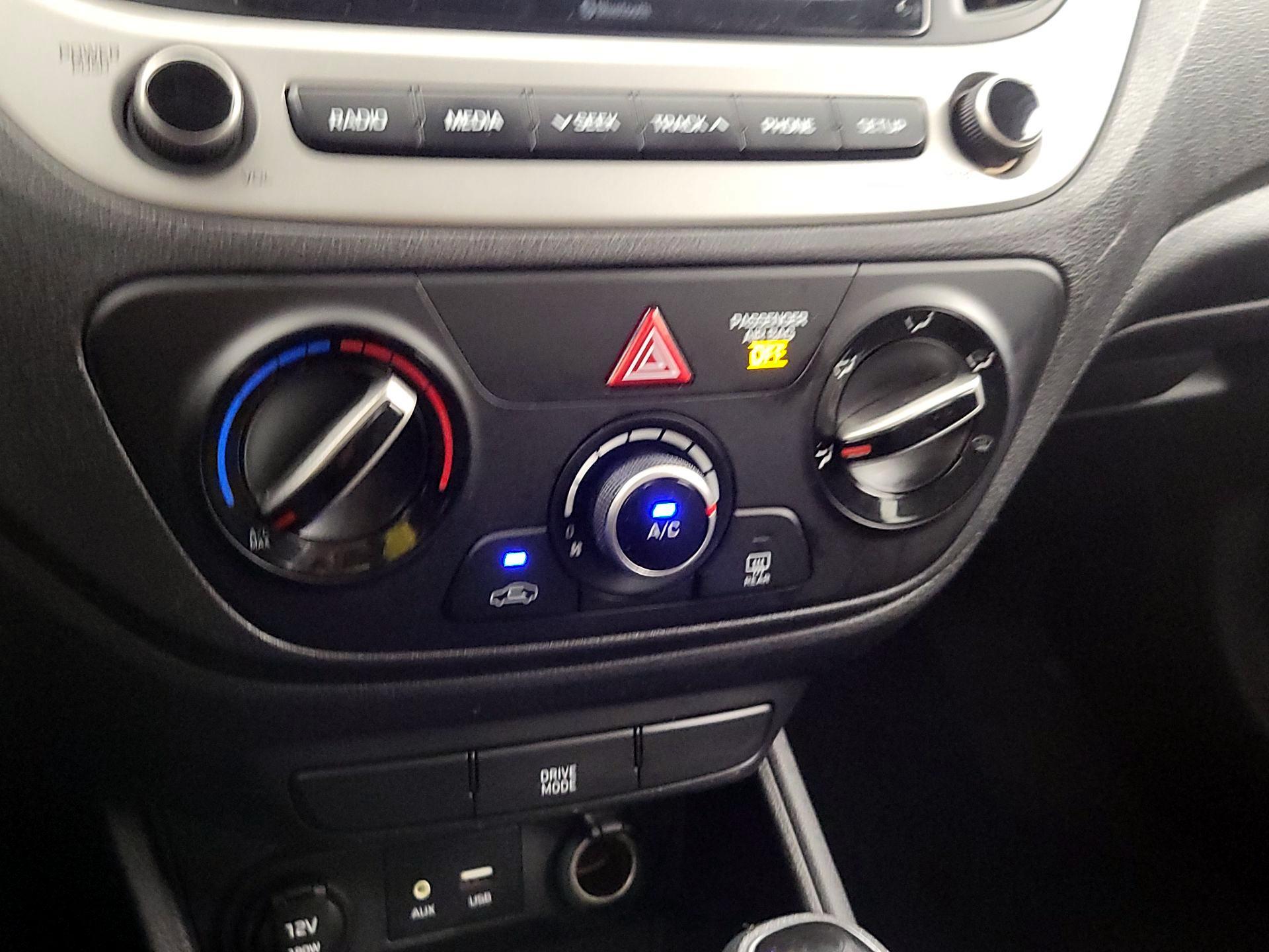 Thumbnail: 2019 Hyundai Accent - 16