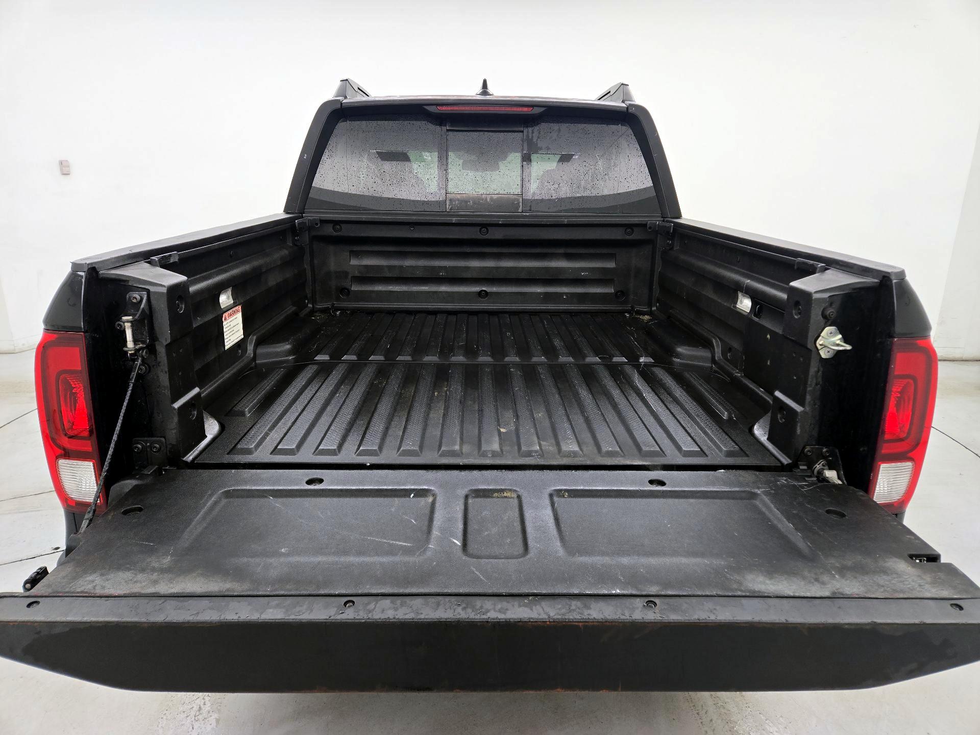 Thumbnail: 2017 Honda Ridgeline - 19