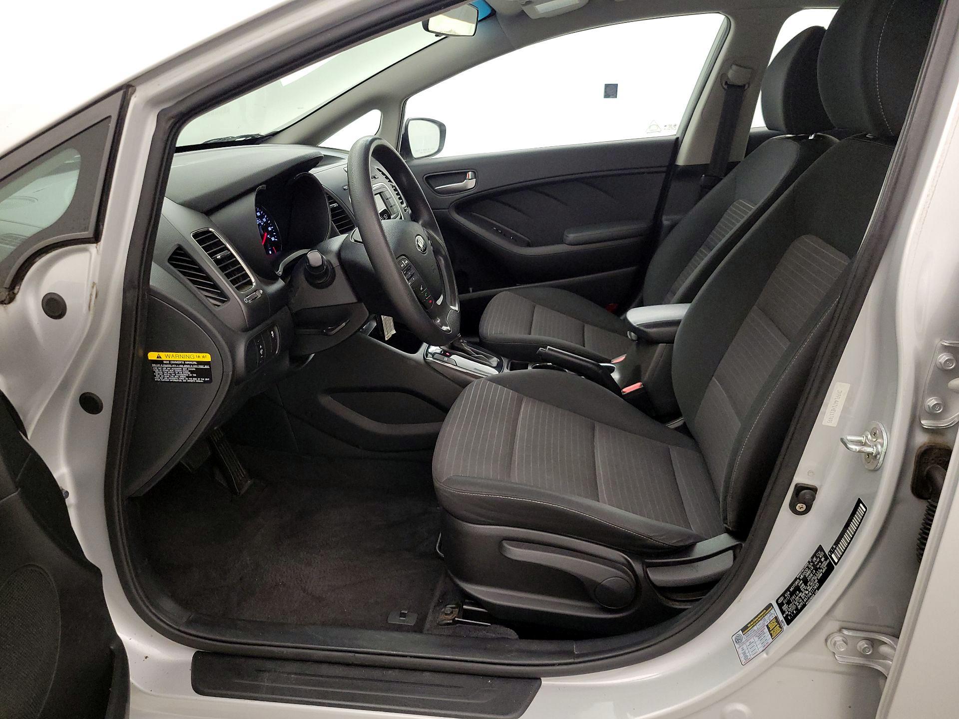 Thumbnail: 2017 Kia Forte - 11