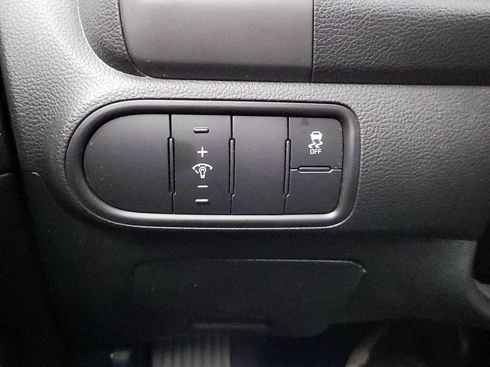 Thumbnail: 2017 Kia Forte - 13