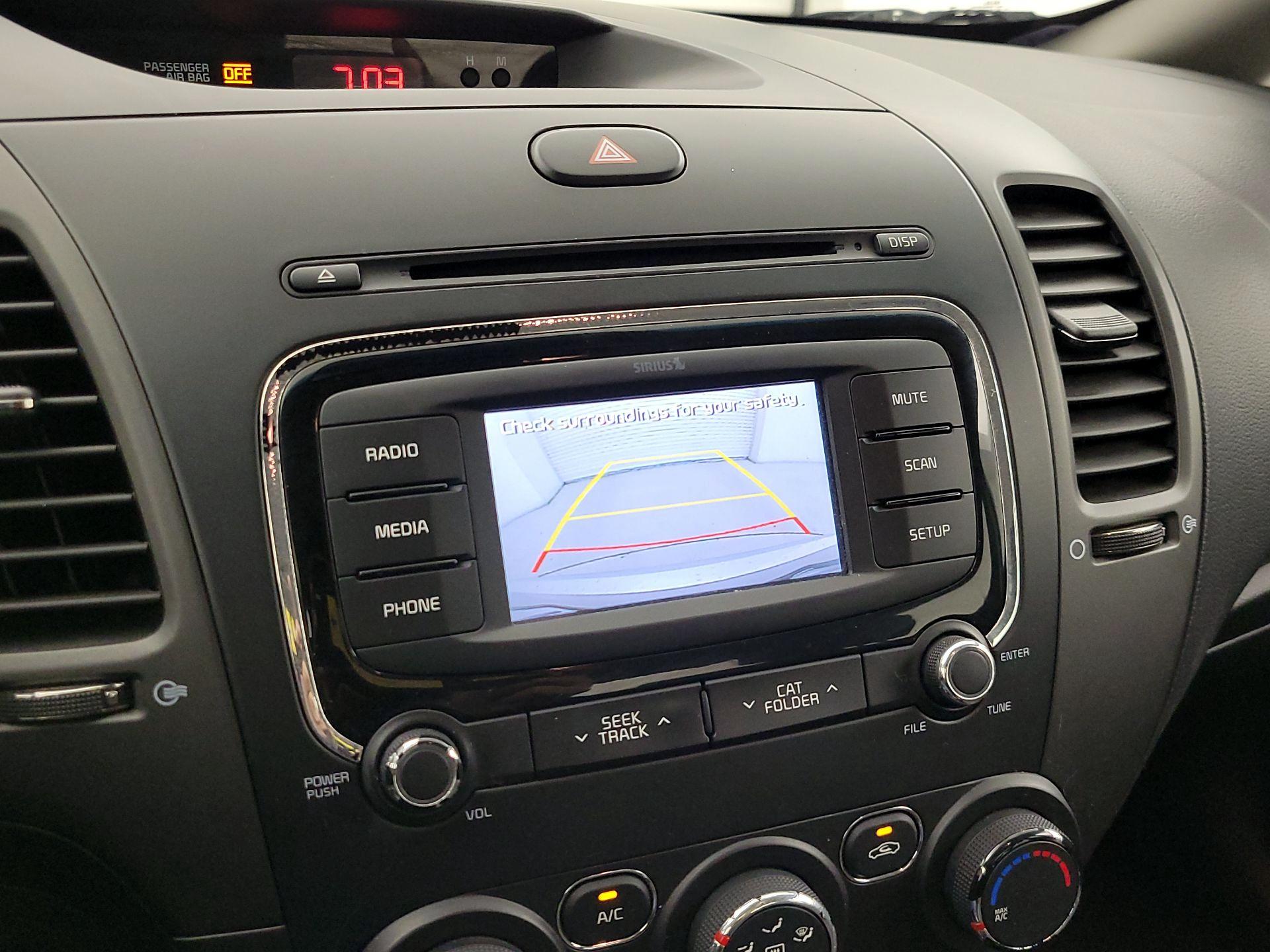 Thumbnail: 2017 Kia Forte - 14