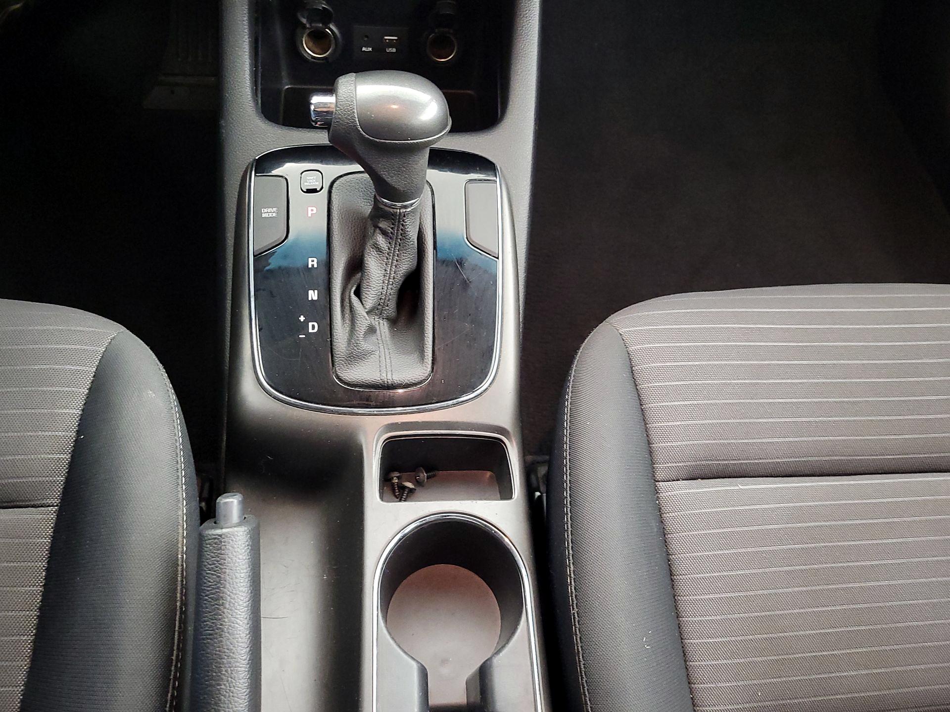 Thumbnail: 2017 Kia Forte - 17