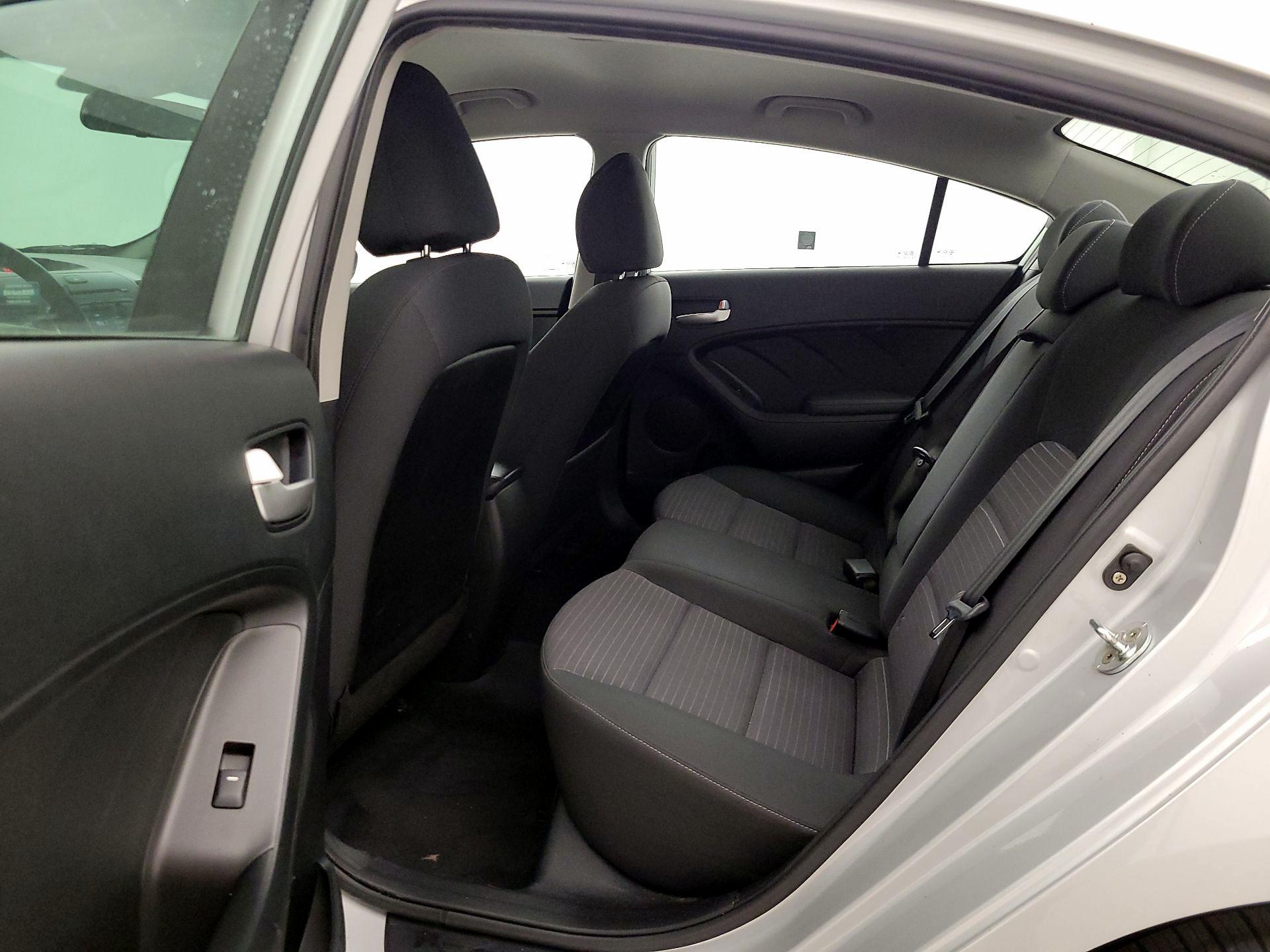 Thumbnail: 2017 Kia Forte - 19