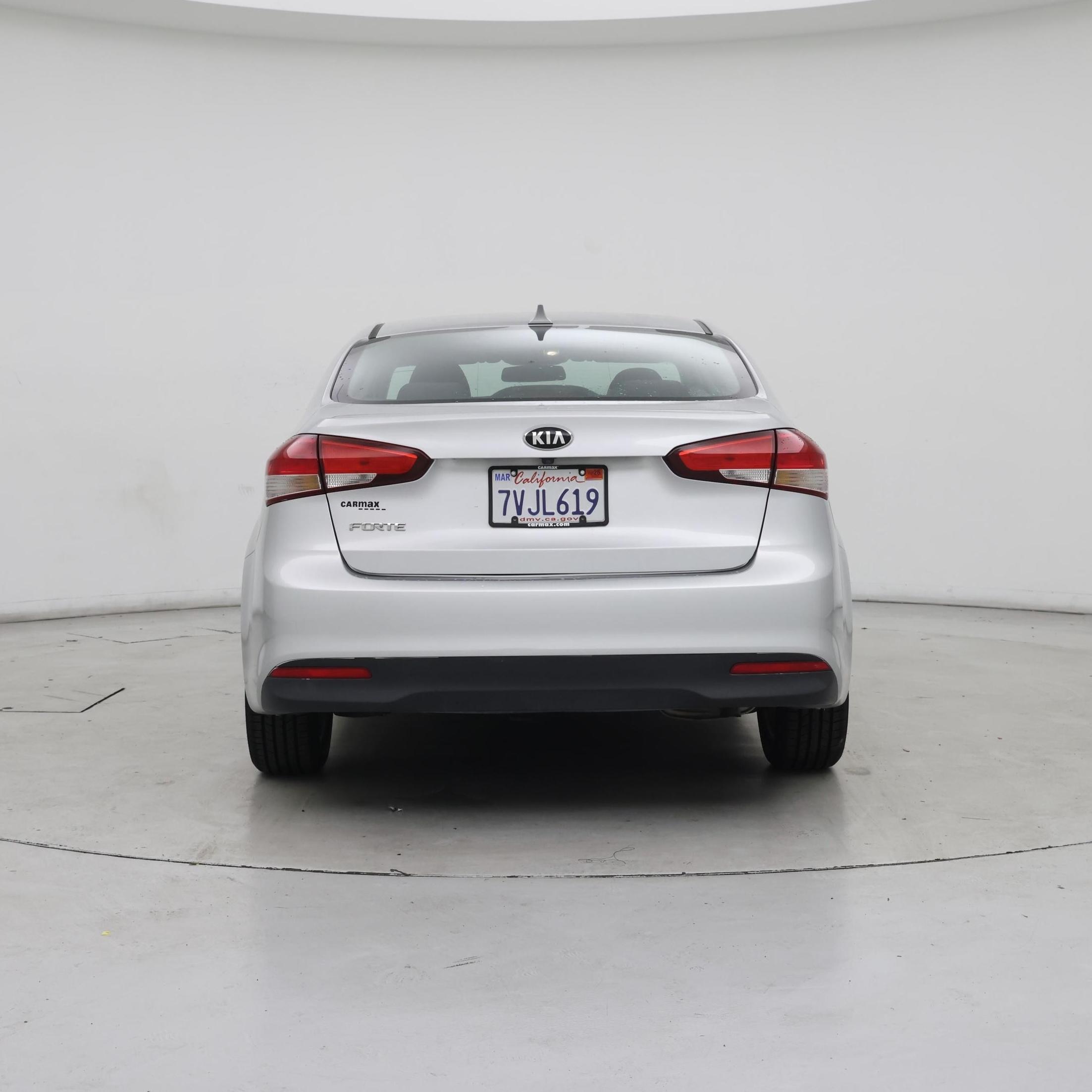 Thumbnail: 2017 Kia Forte - 6