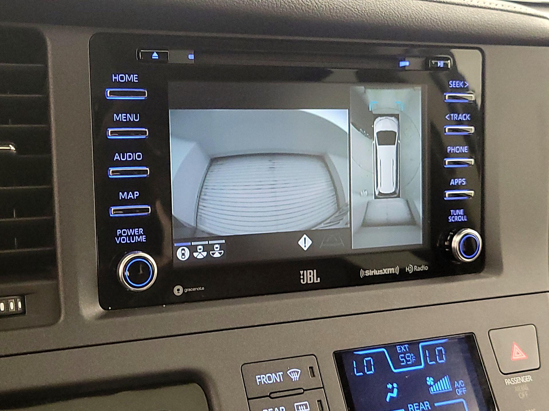 Thumbnail: 2020 Toyota Sienna - 15