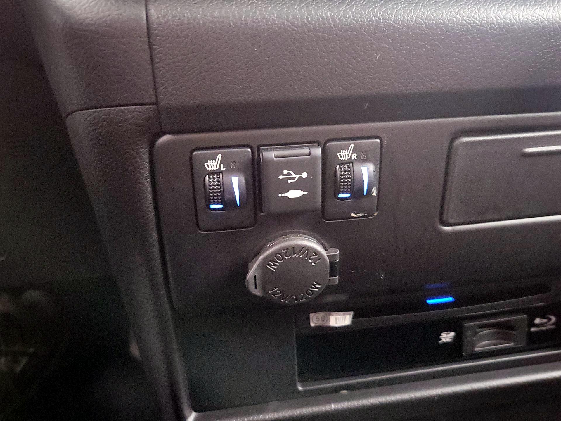 Thumbnail: 2020 Toyota Sienna - 19