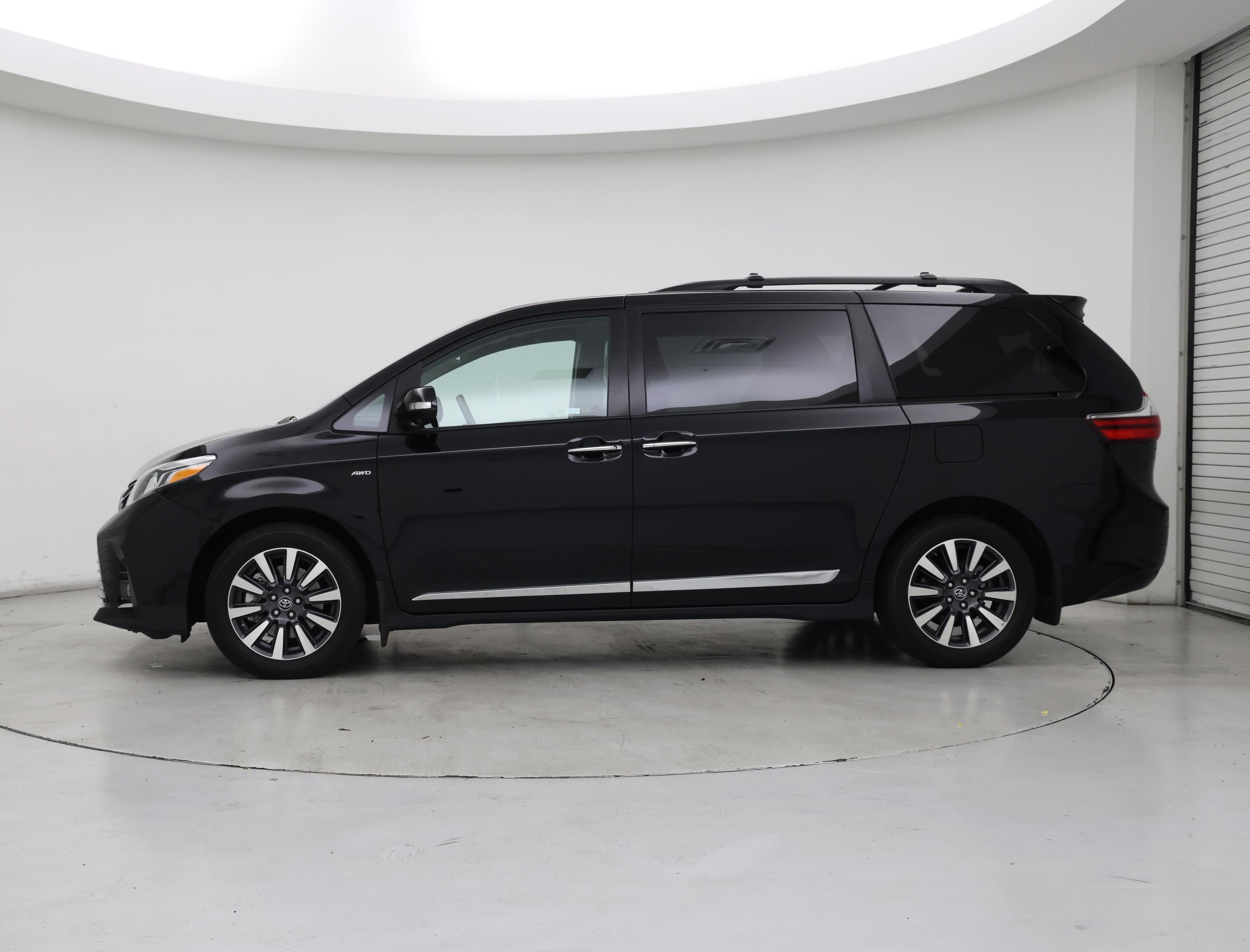 Thumbnail: 2020 Toyota Sienna - 3