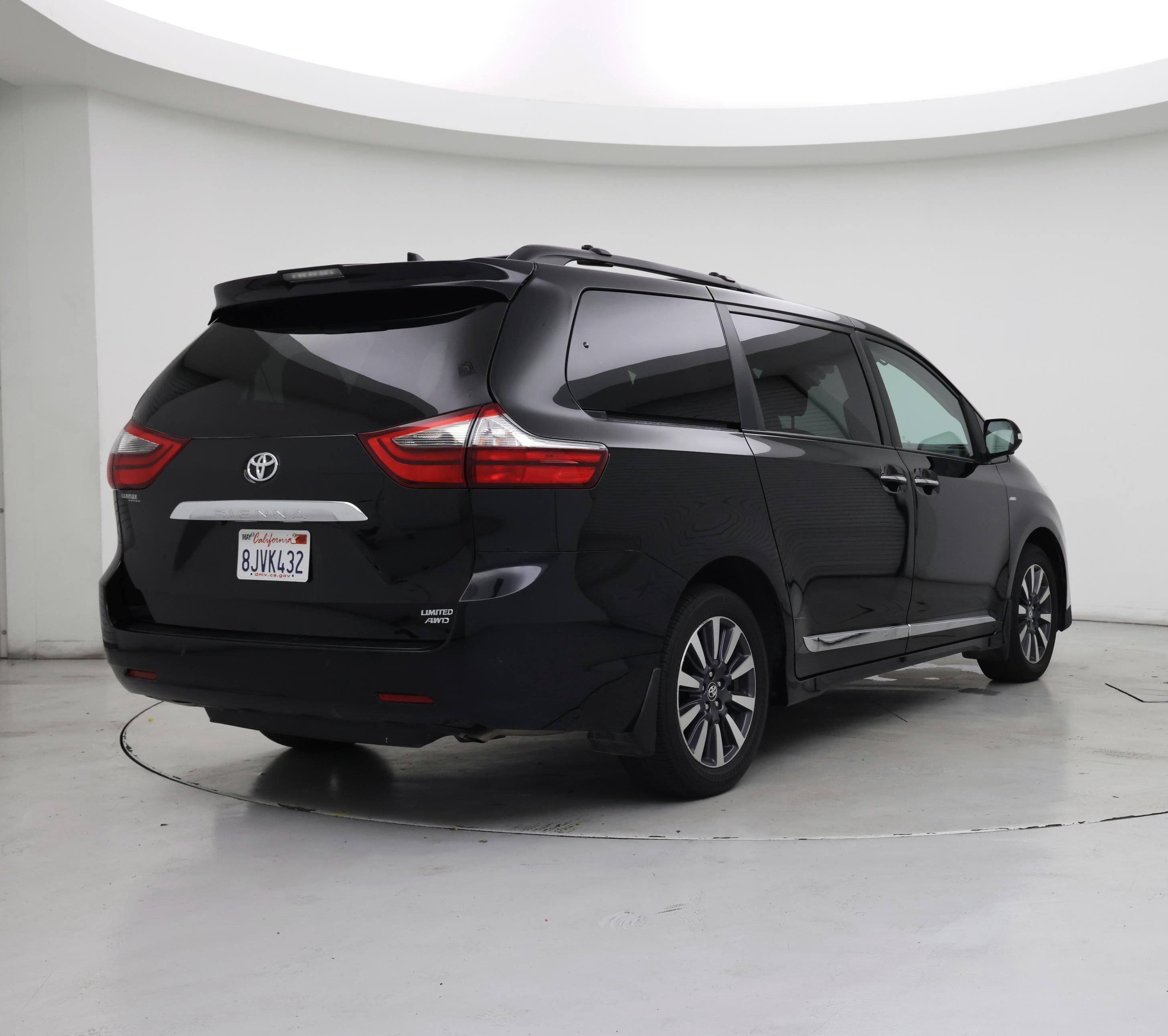 Thumbnail: 2020 Toyota Sienna - 8