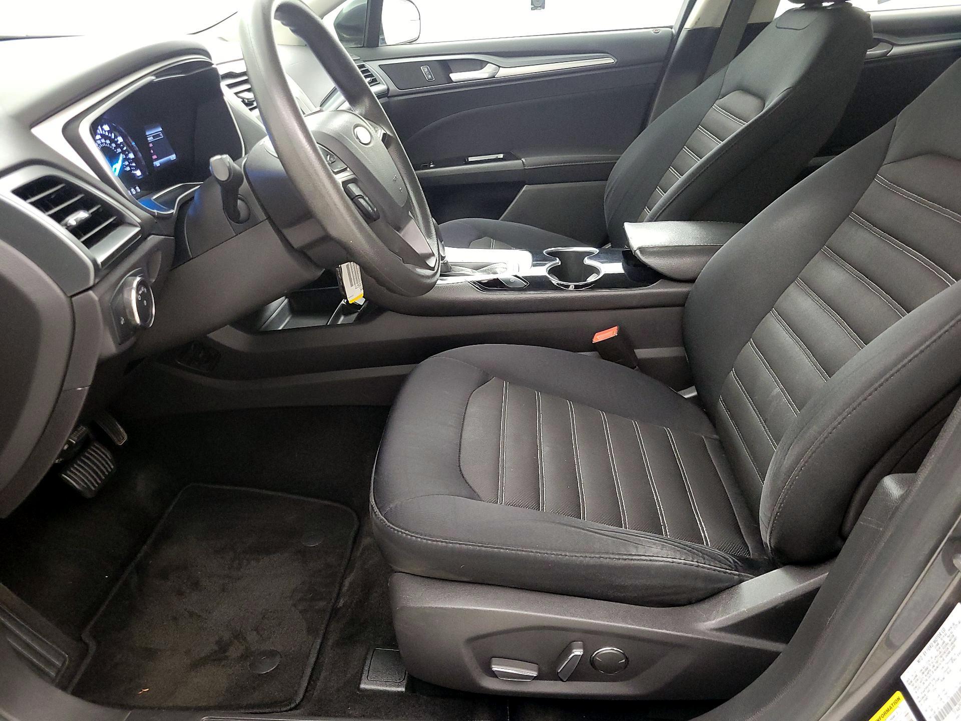 Thumbnail: 2015 Ford Fusion - 11